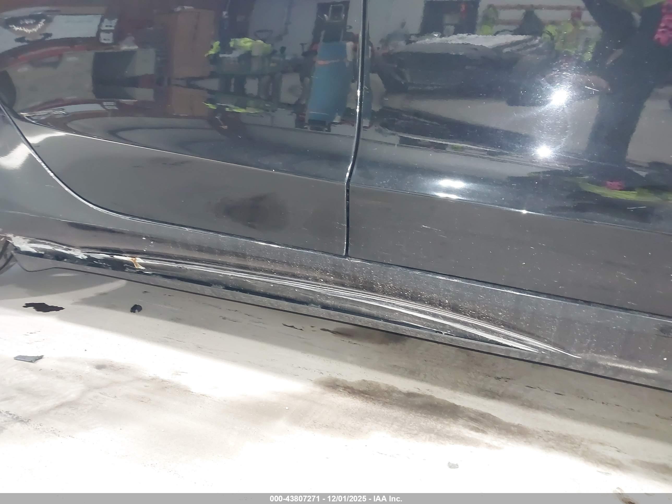 TESLA MODEL image 6