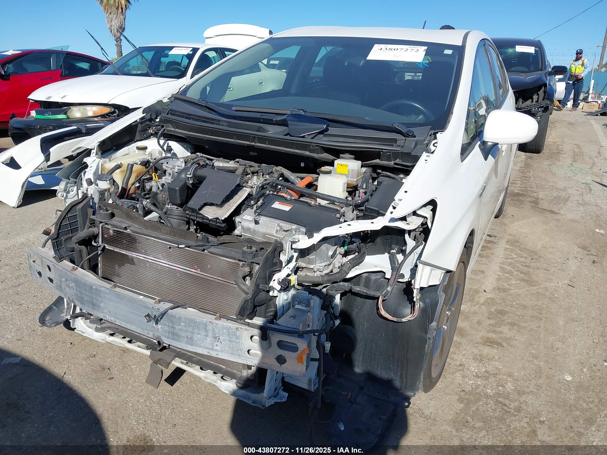 TOYOTA PRIUS image 6