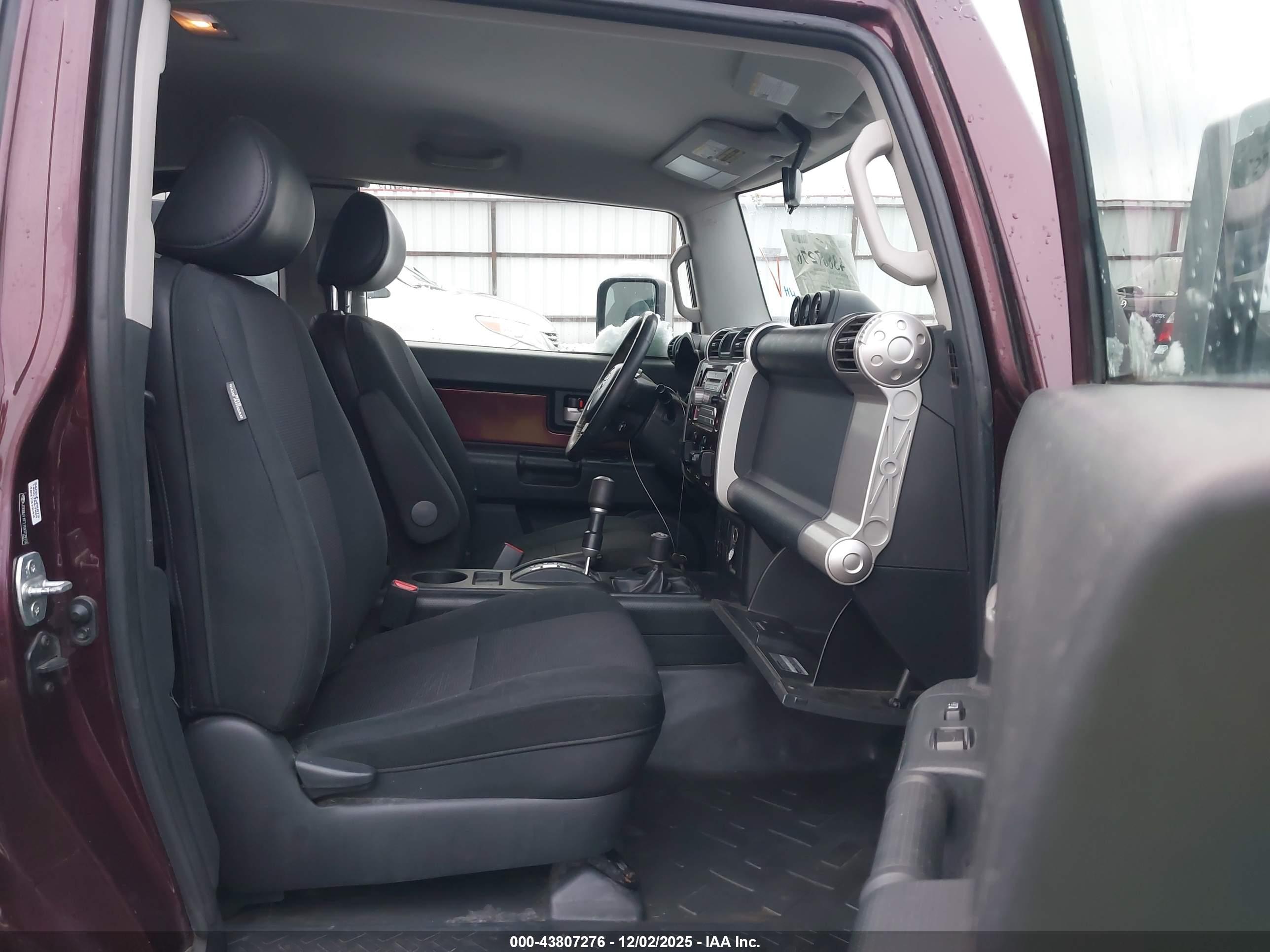 TOYOTA FJ image 5