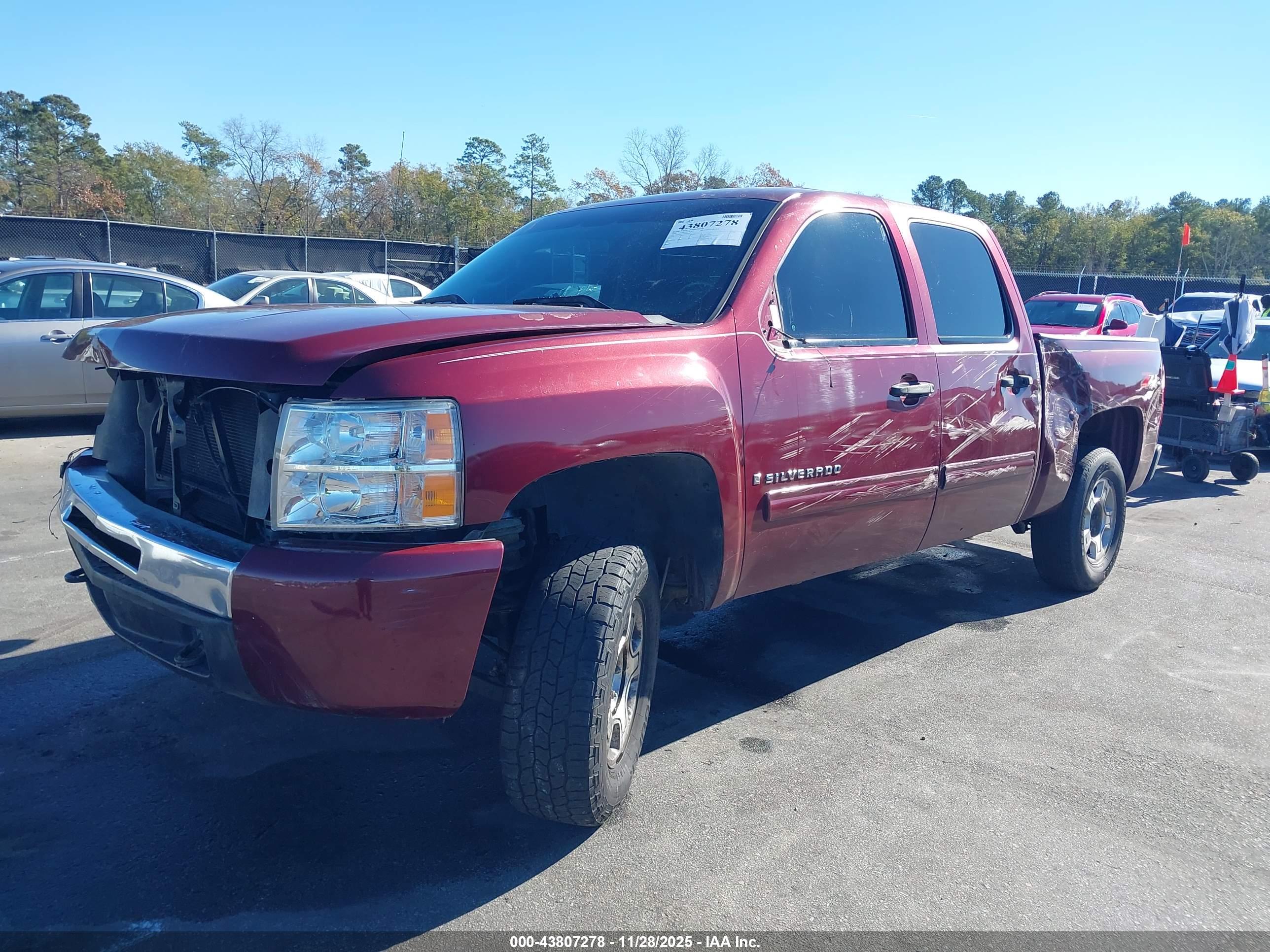 CHEVROLET SILVERADO image 2