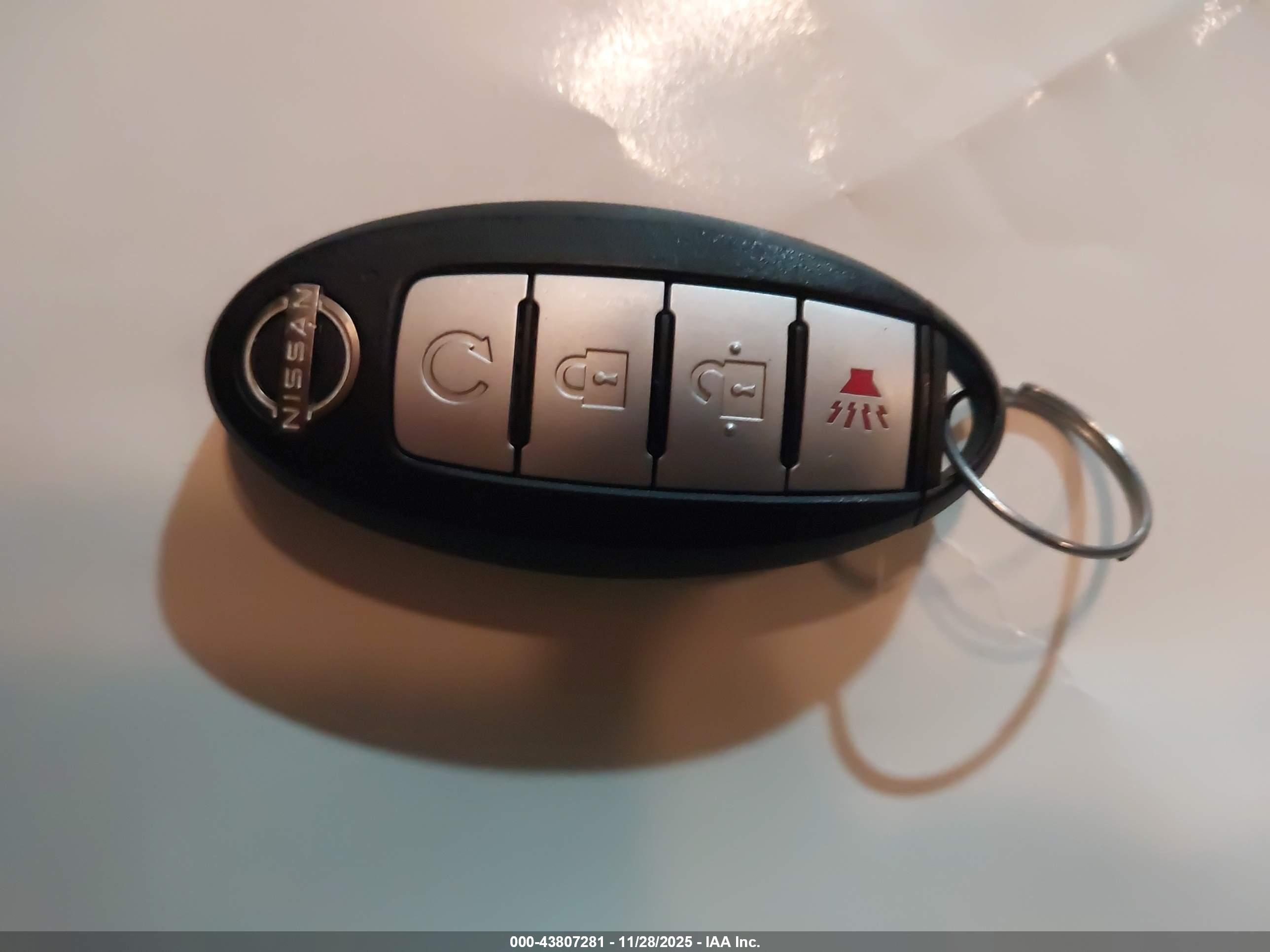 NISSAN ROGUE image 11