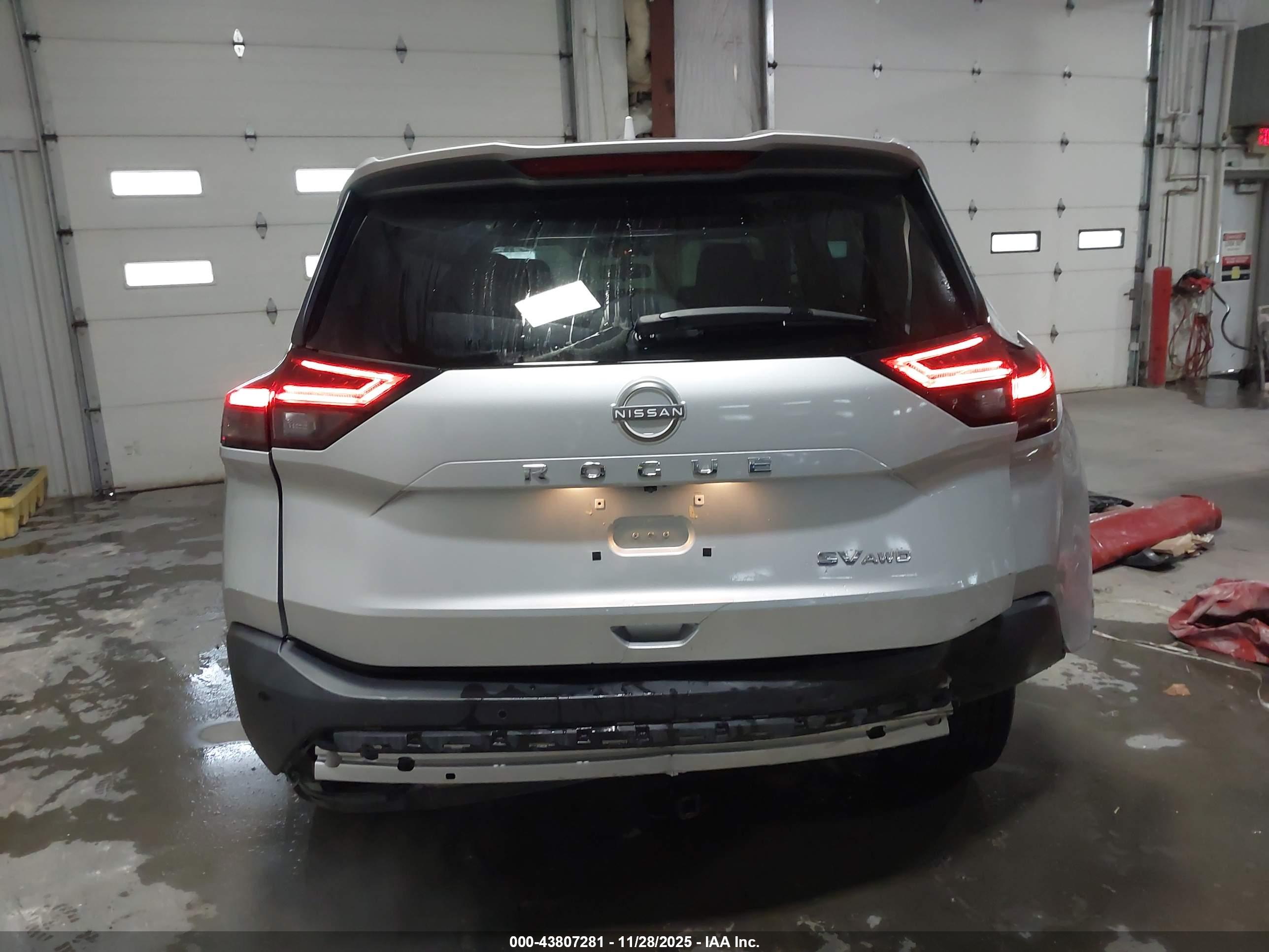 NISSAN ROGUE image 6