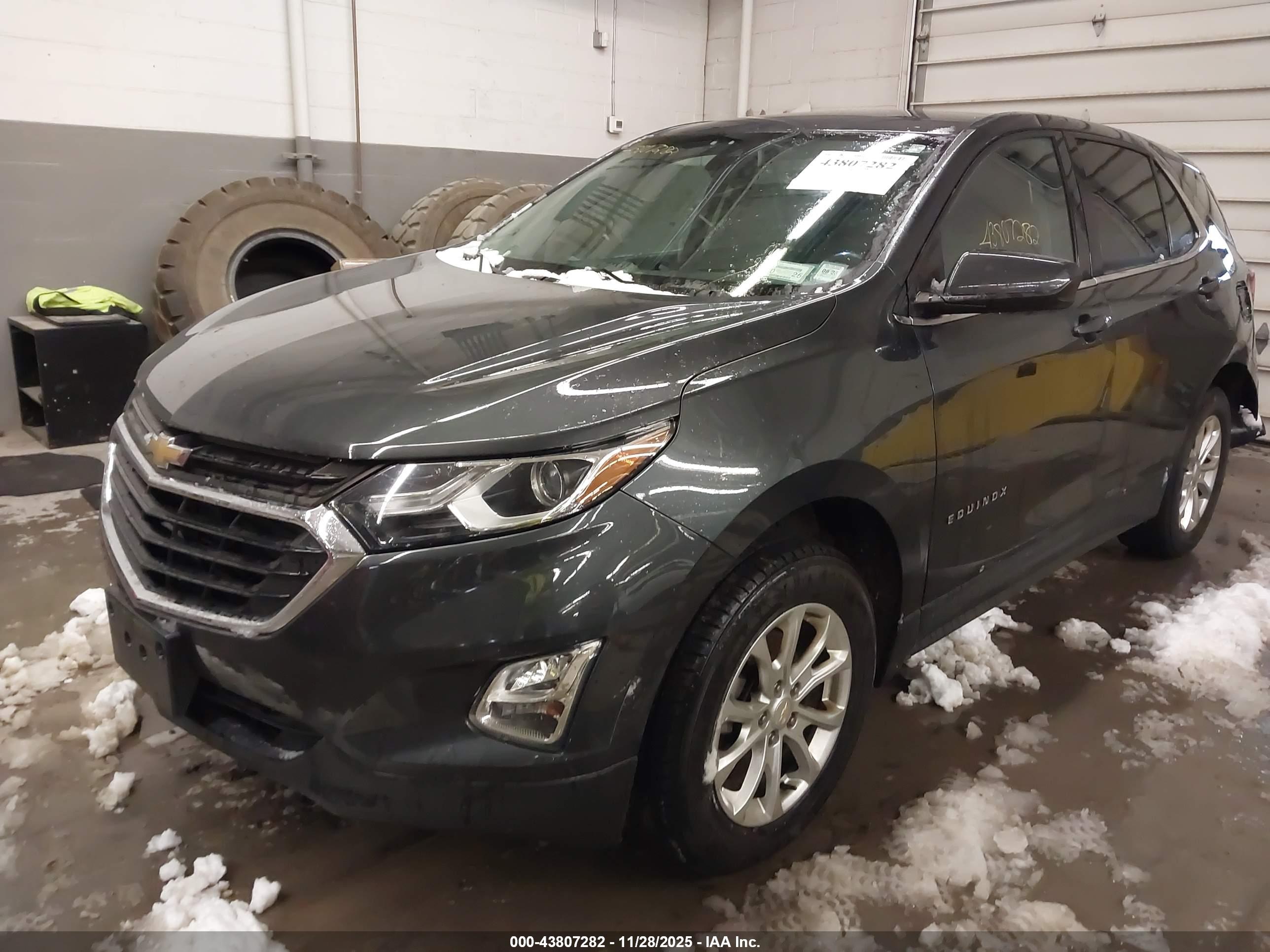 CHEVROLET EQUINOX image 2