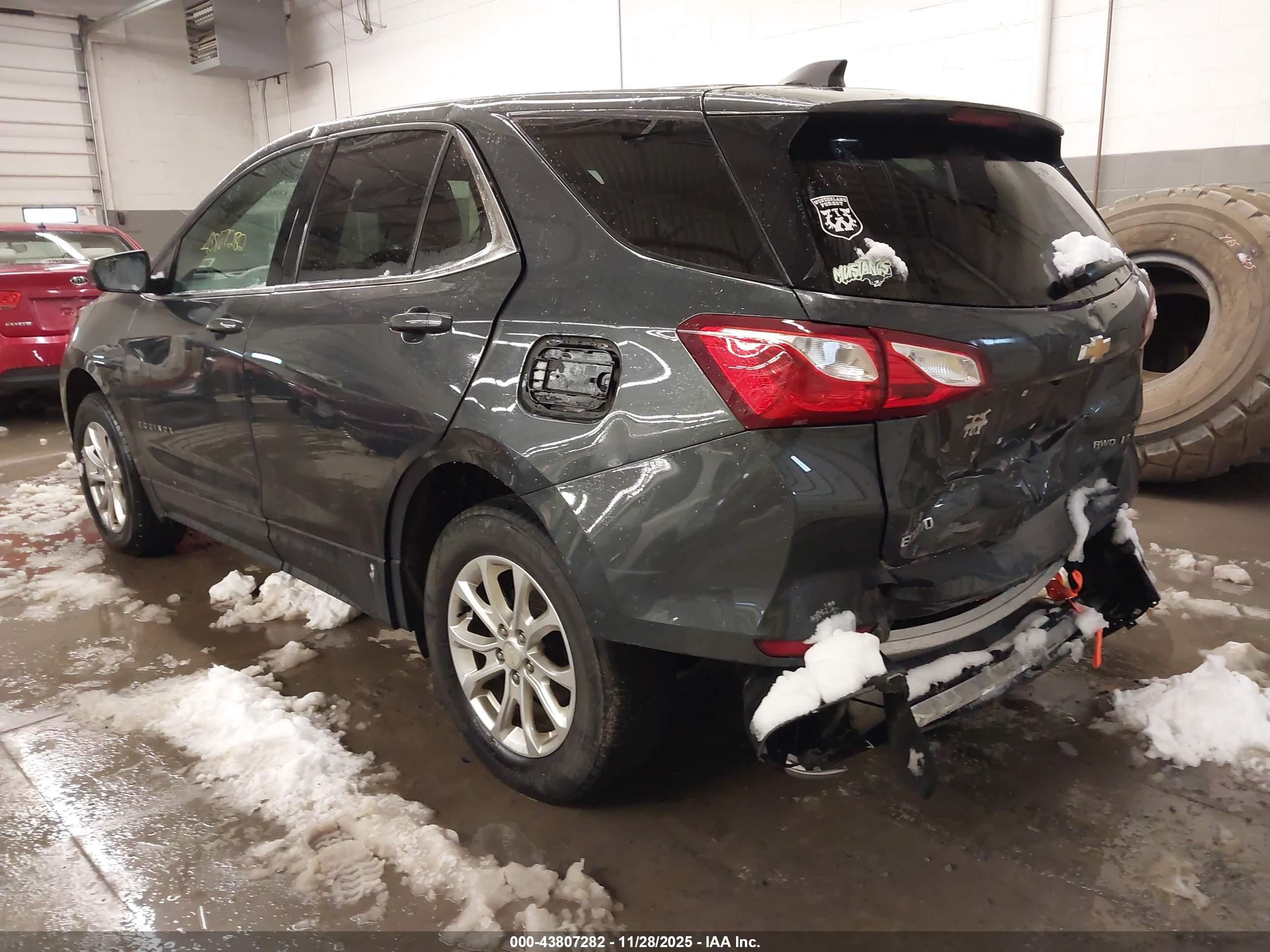 CHEVROLET EQUINOX image 3