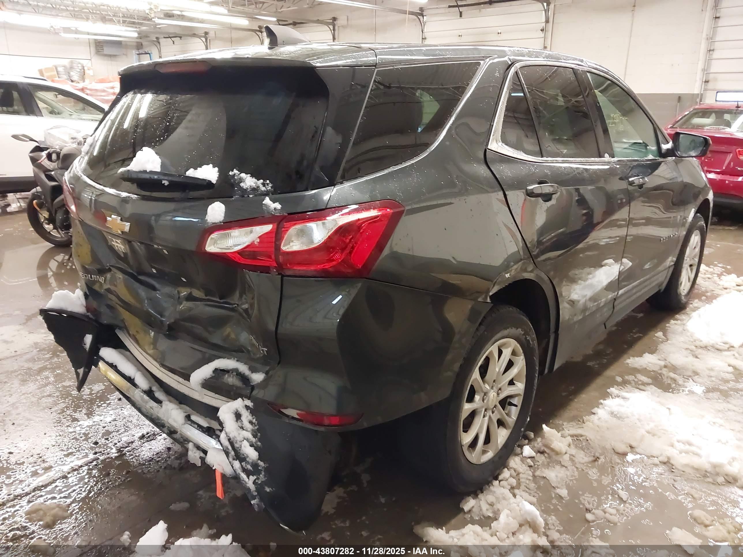 CHEVROLET EQUINOX image 4