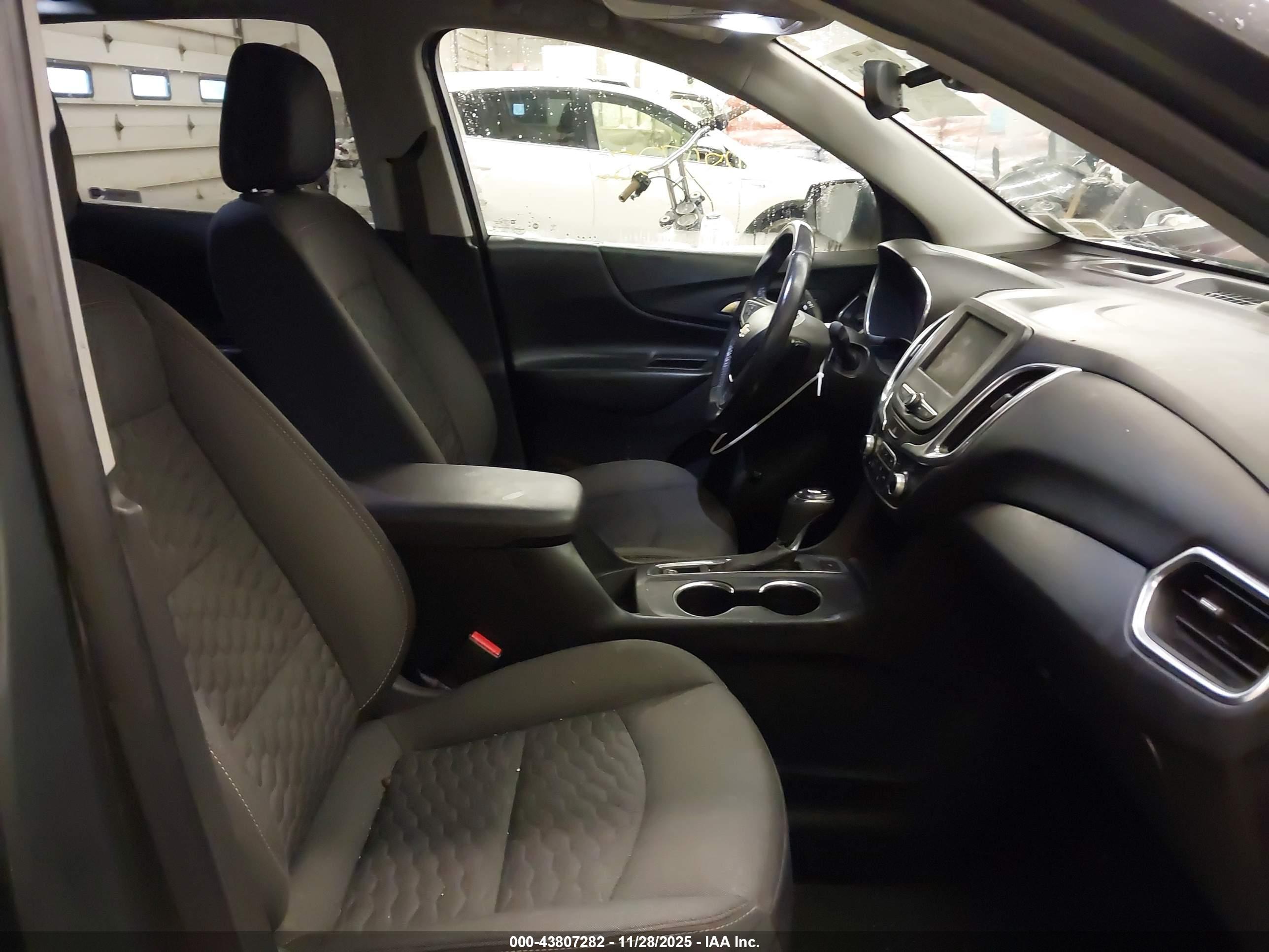 CHEVROLET EQUINOX image 5