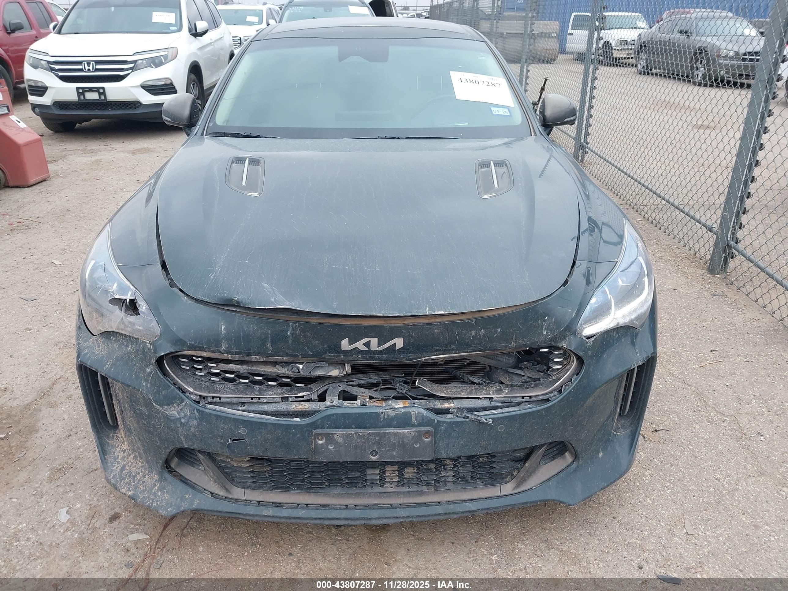 KIA STINGER image 6