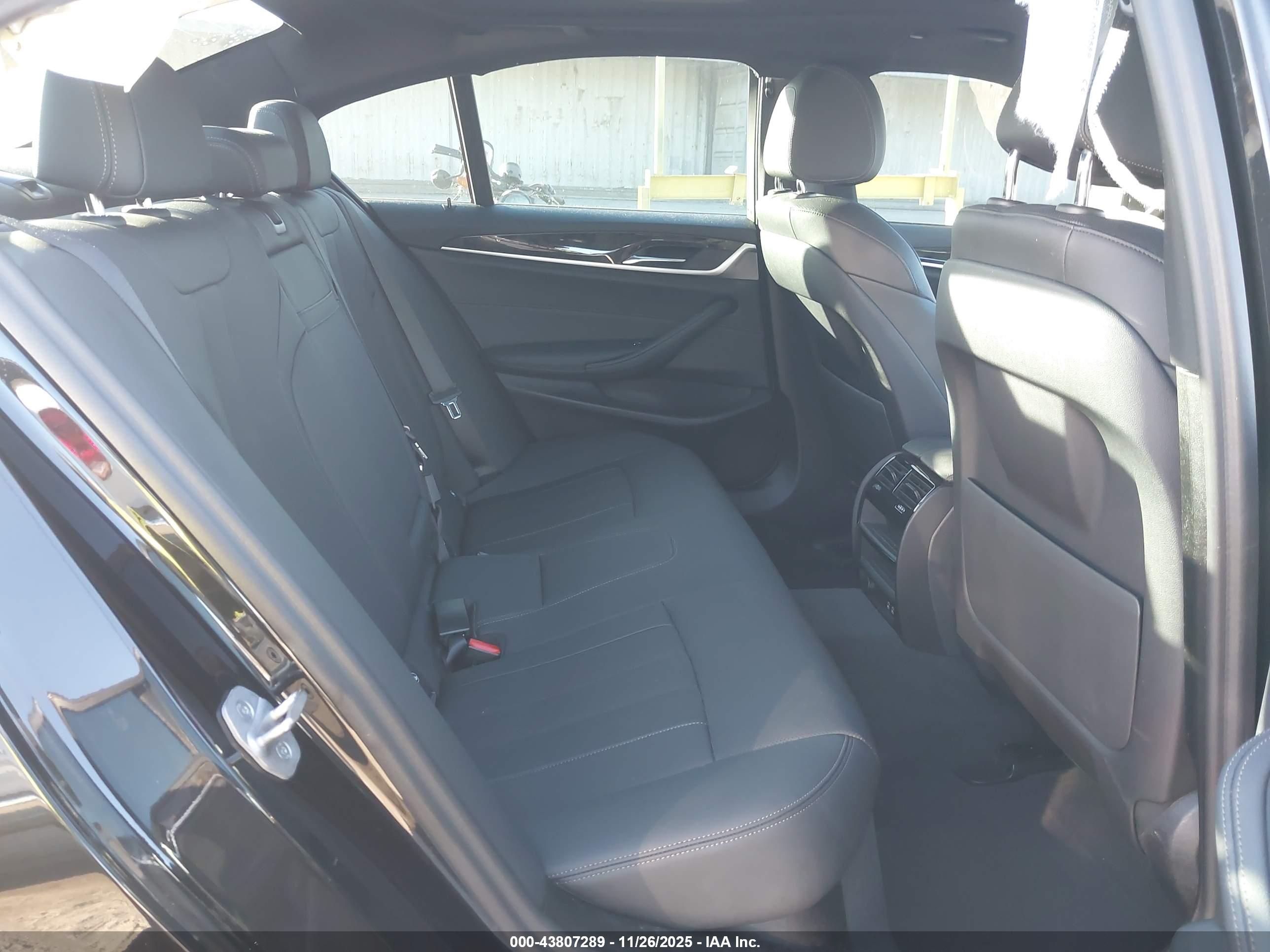 BMW 530 image 8