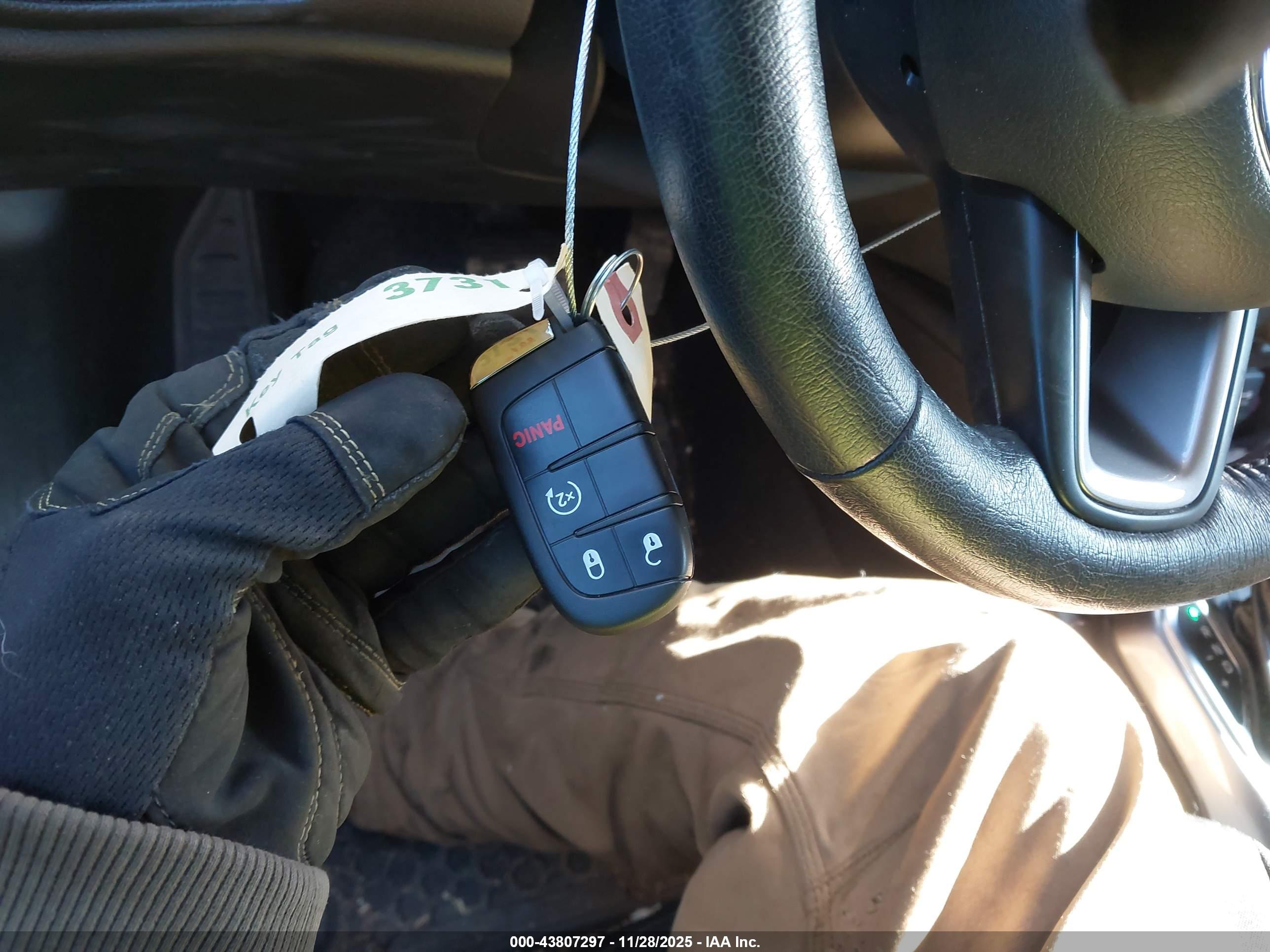 JEEP RENEGADE image 11