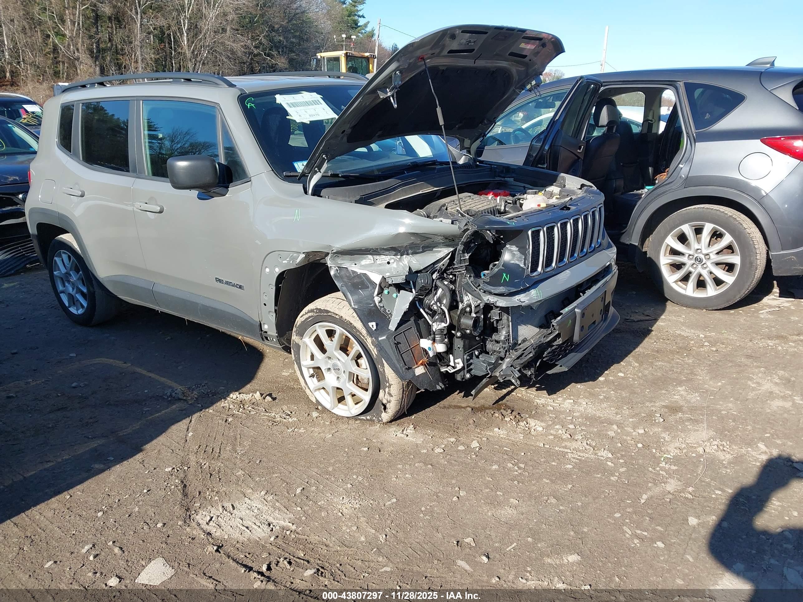 JEEP RENEGADE image 6