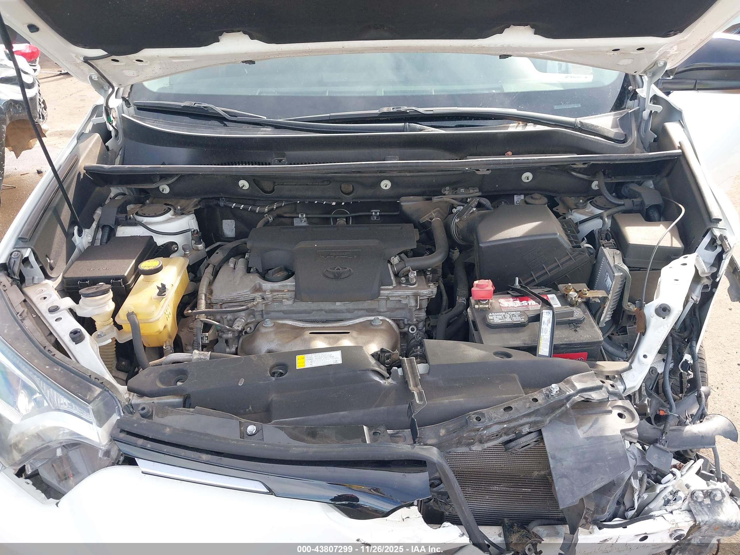 TOYOTA RAV4 image 10