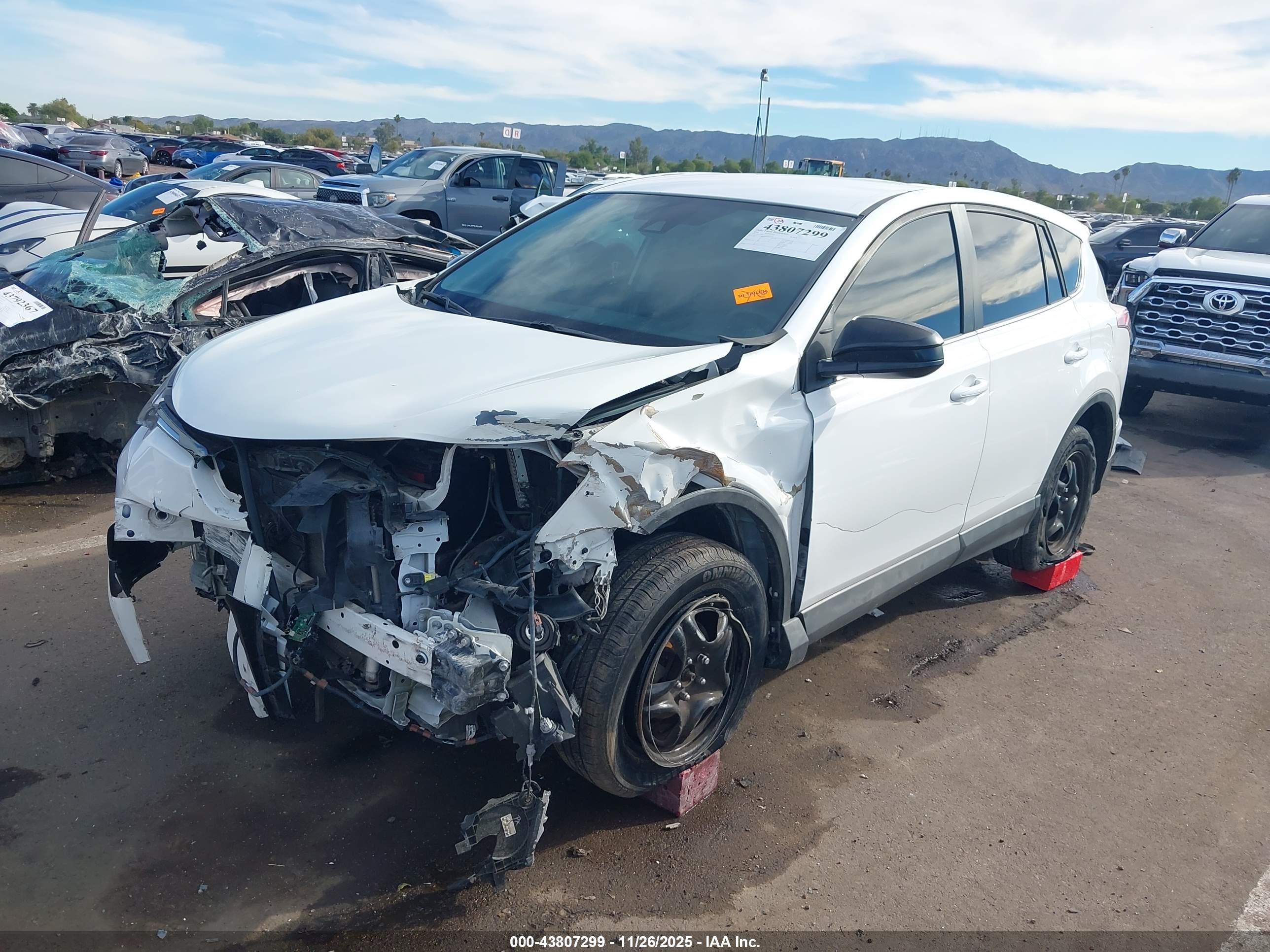 TOYOTA RAV4 image 2