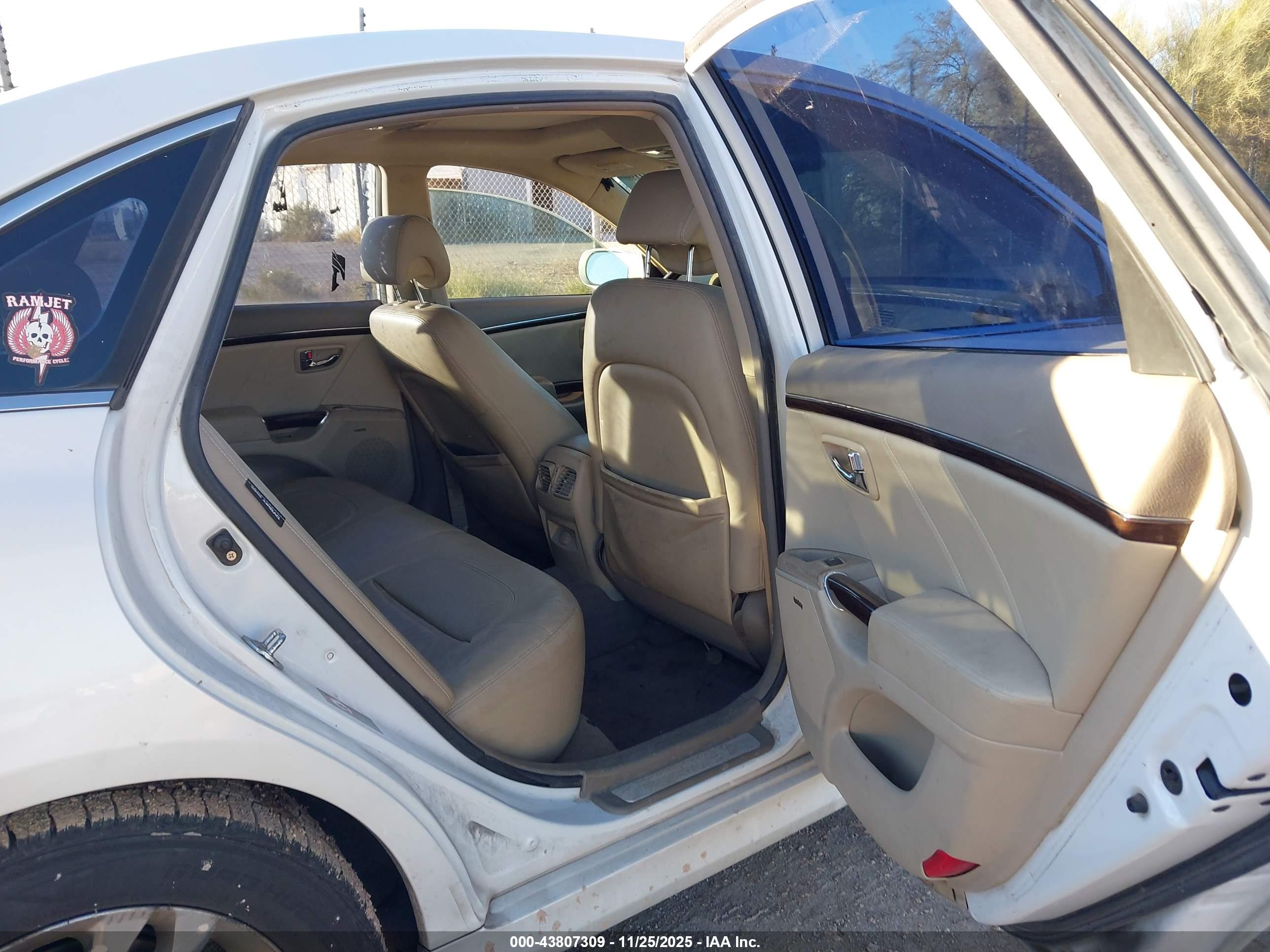 HYUNDAI AZERA image 8