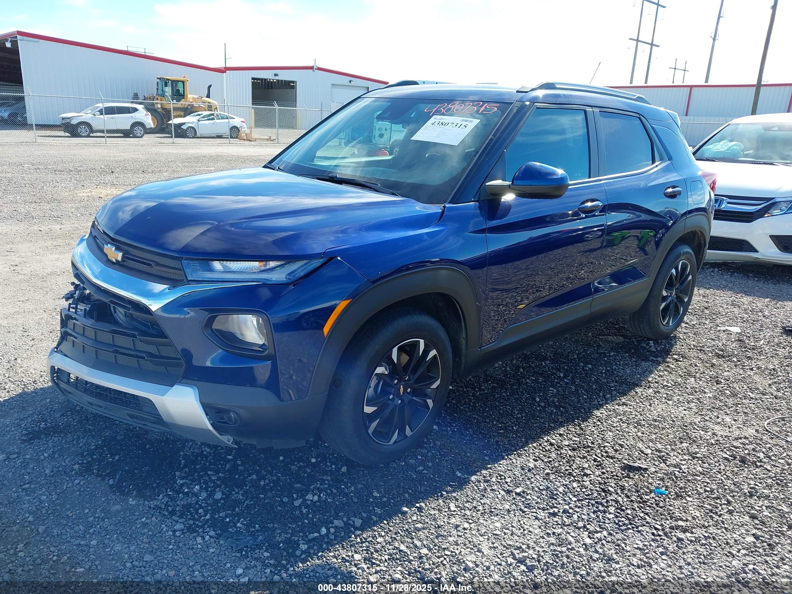 CHEVROLET TRAILBLAZER image 2