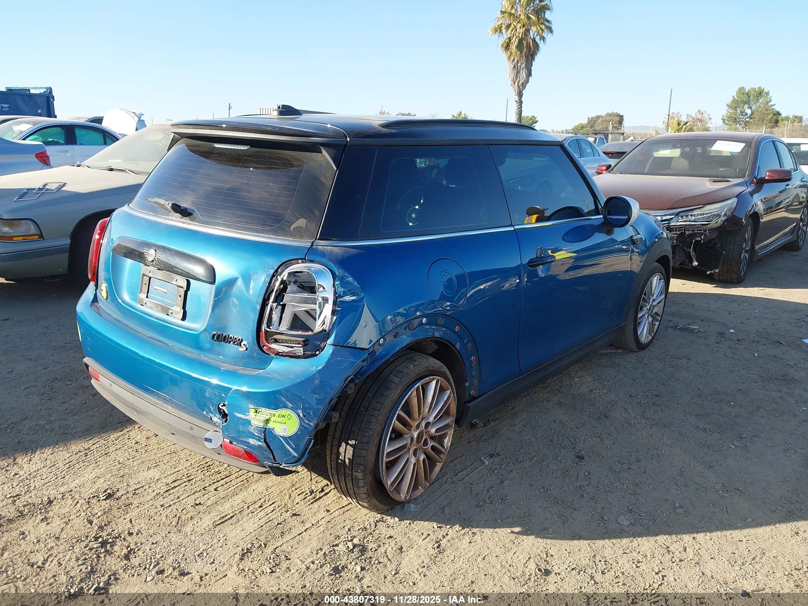 MINI SE image 4