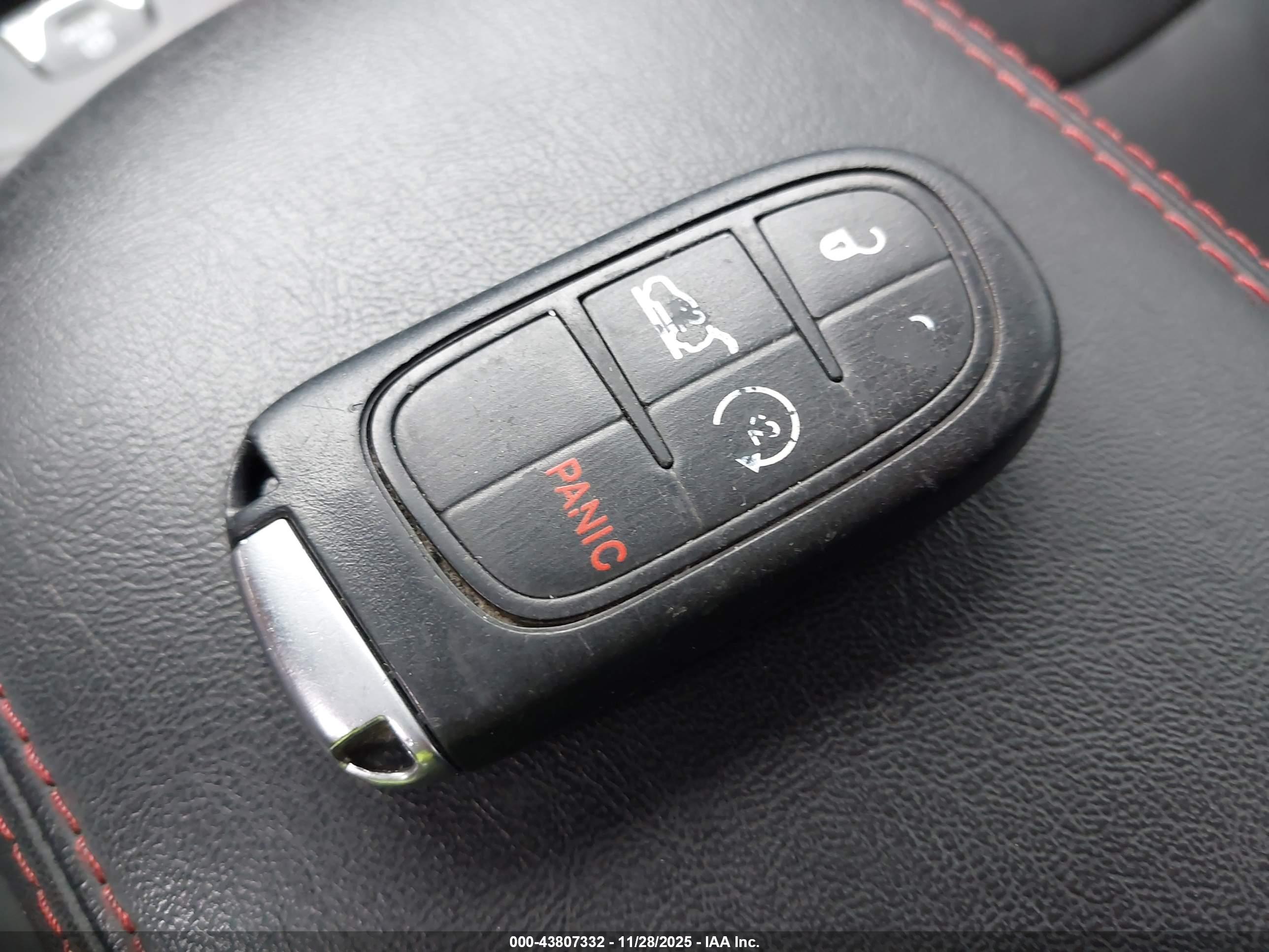 JEEP CHEROKEE image 11