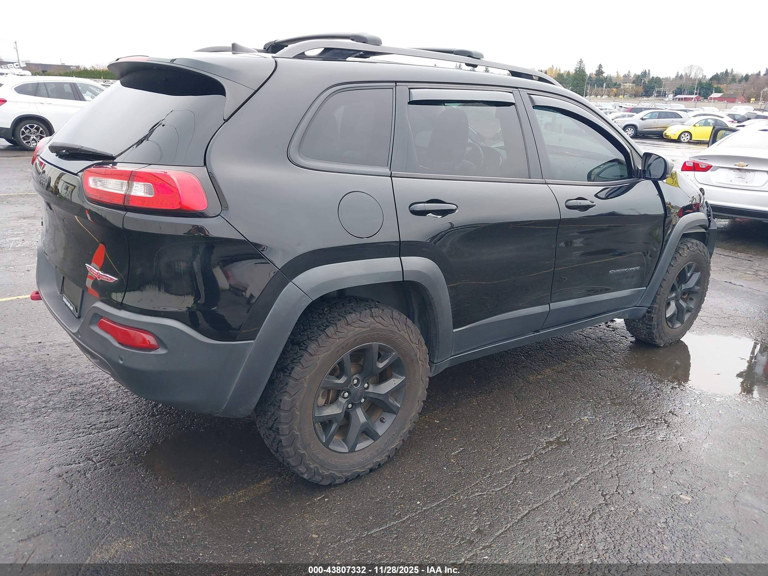 JEEP CHEROKEE image 4