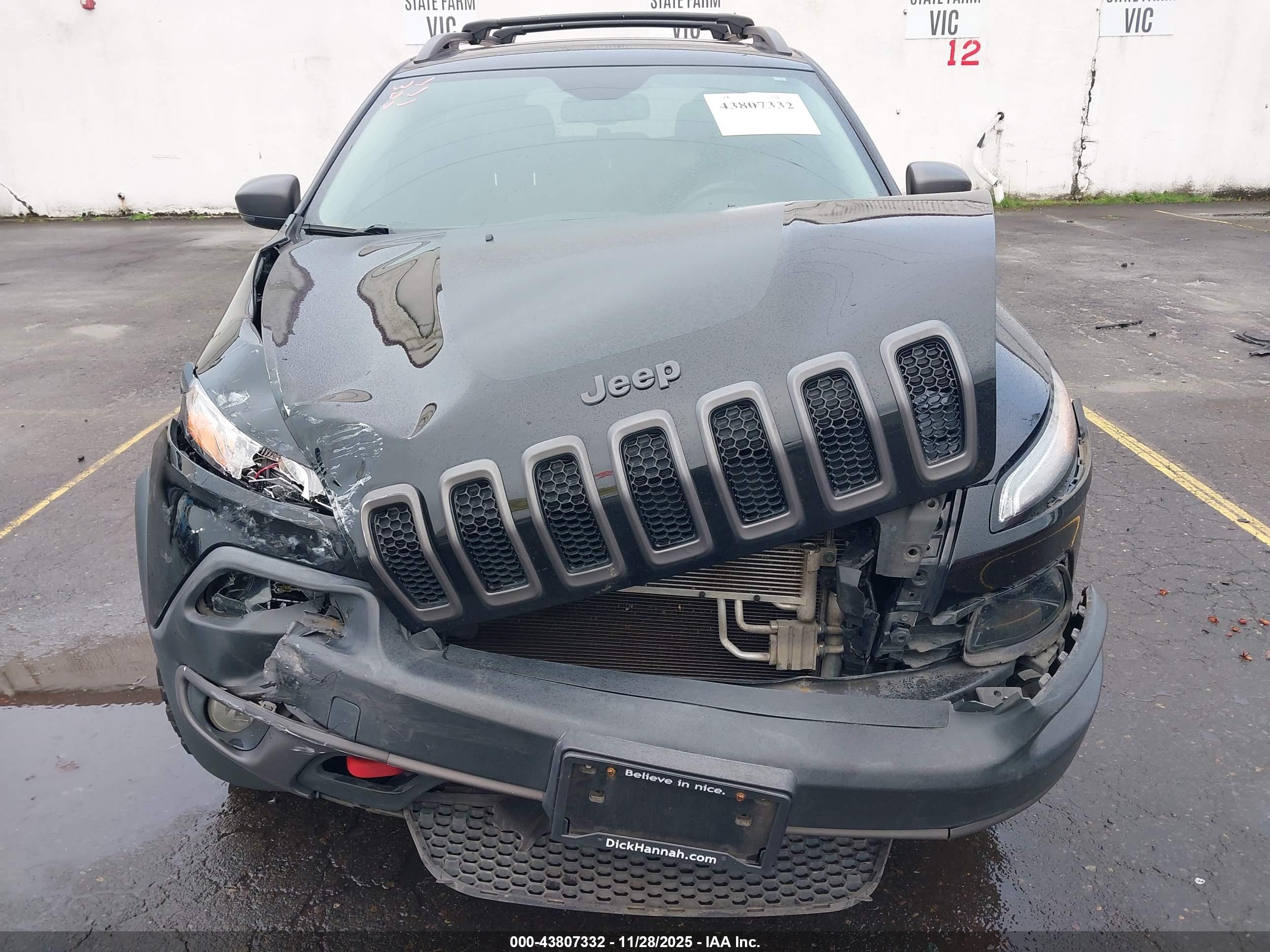JEEP CHEROKEE image 6