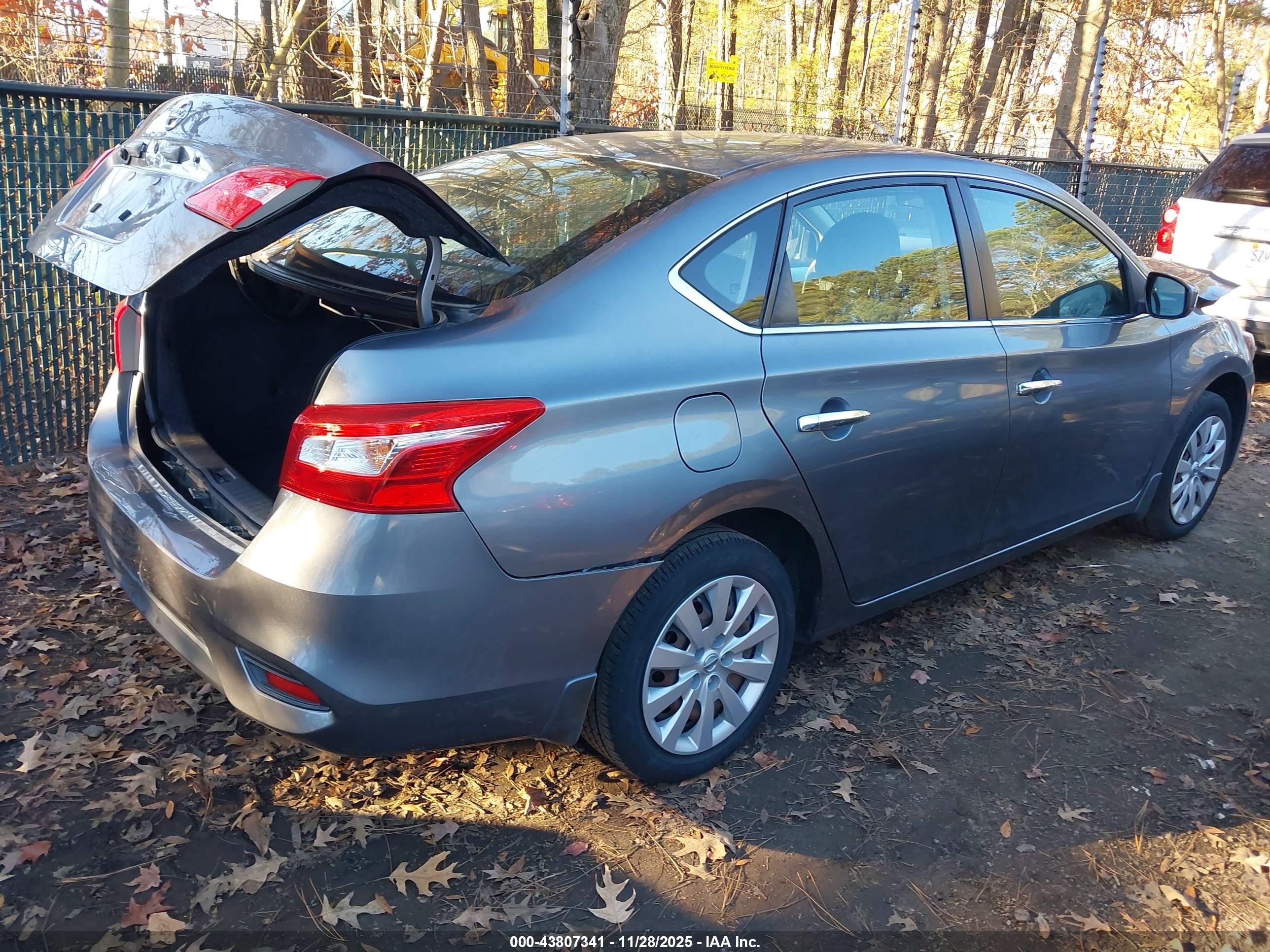 NISSAN SENTRA image 4