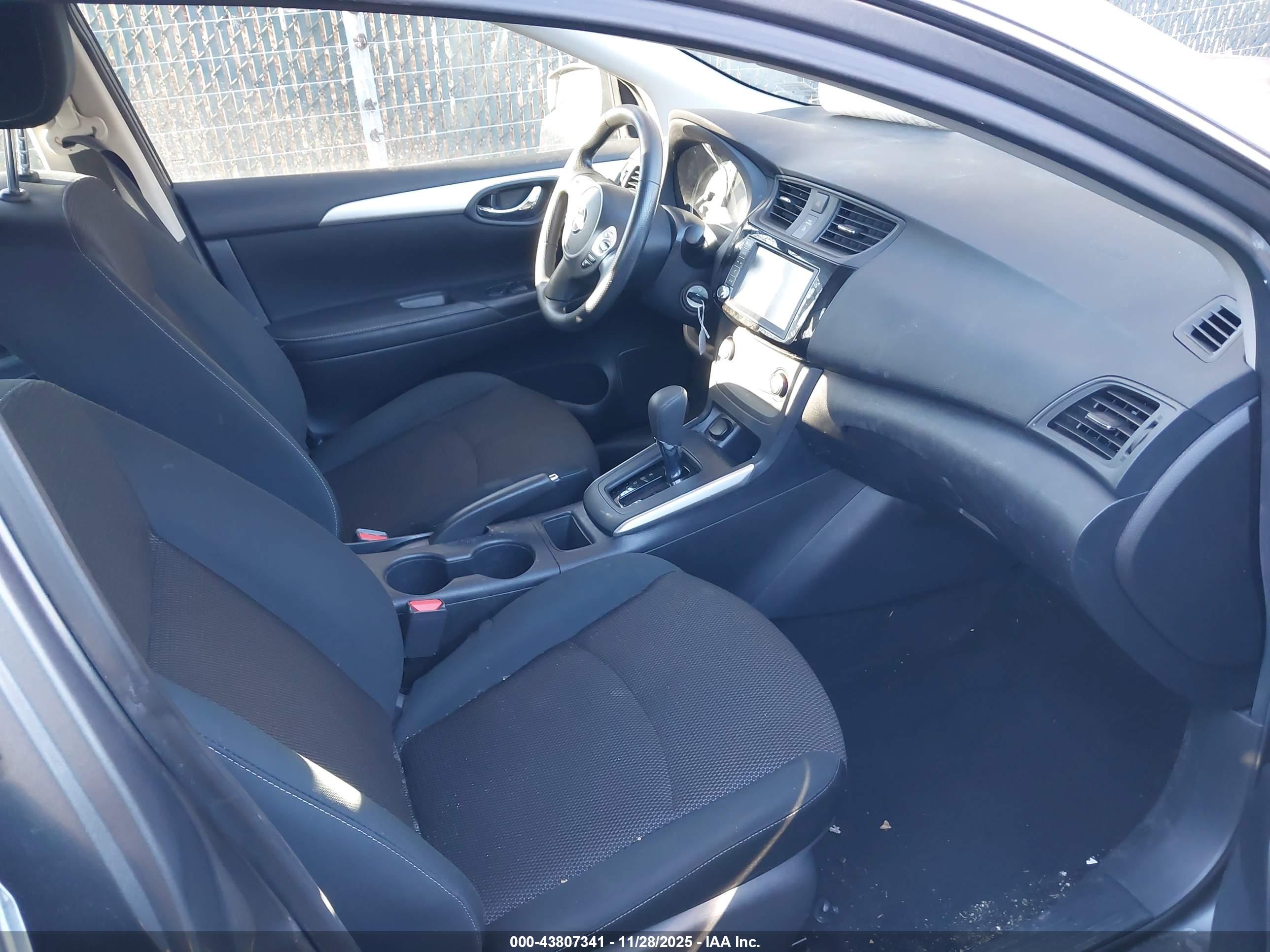 NISSAN SENTRA image 5