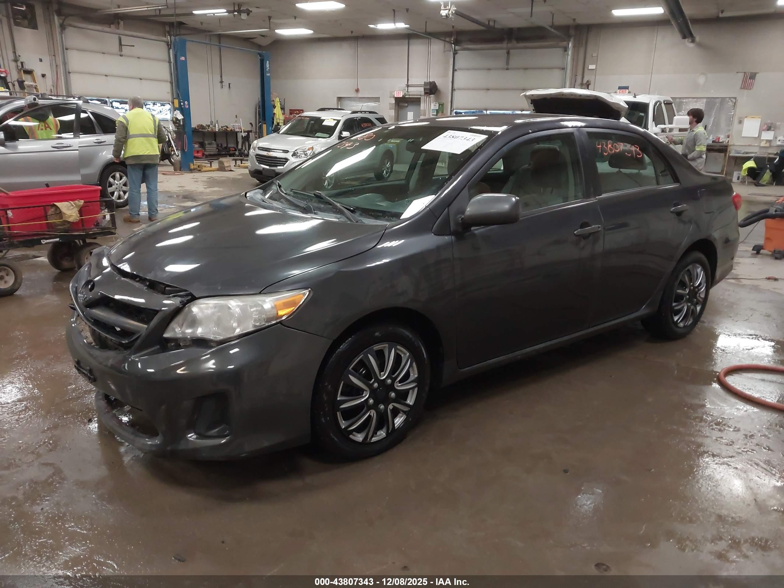 TOYOTA COROLLA image 2