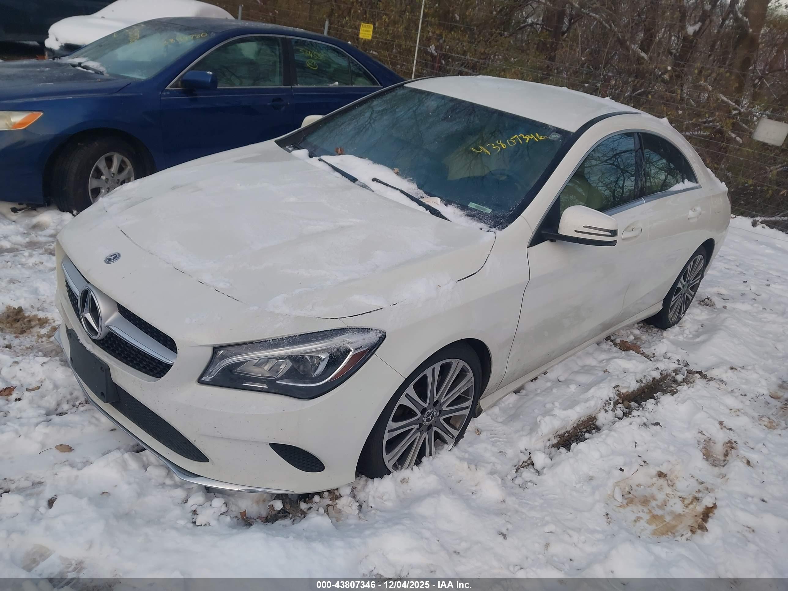 MERCEDES-BENZ CLA image 2