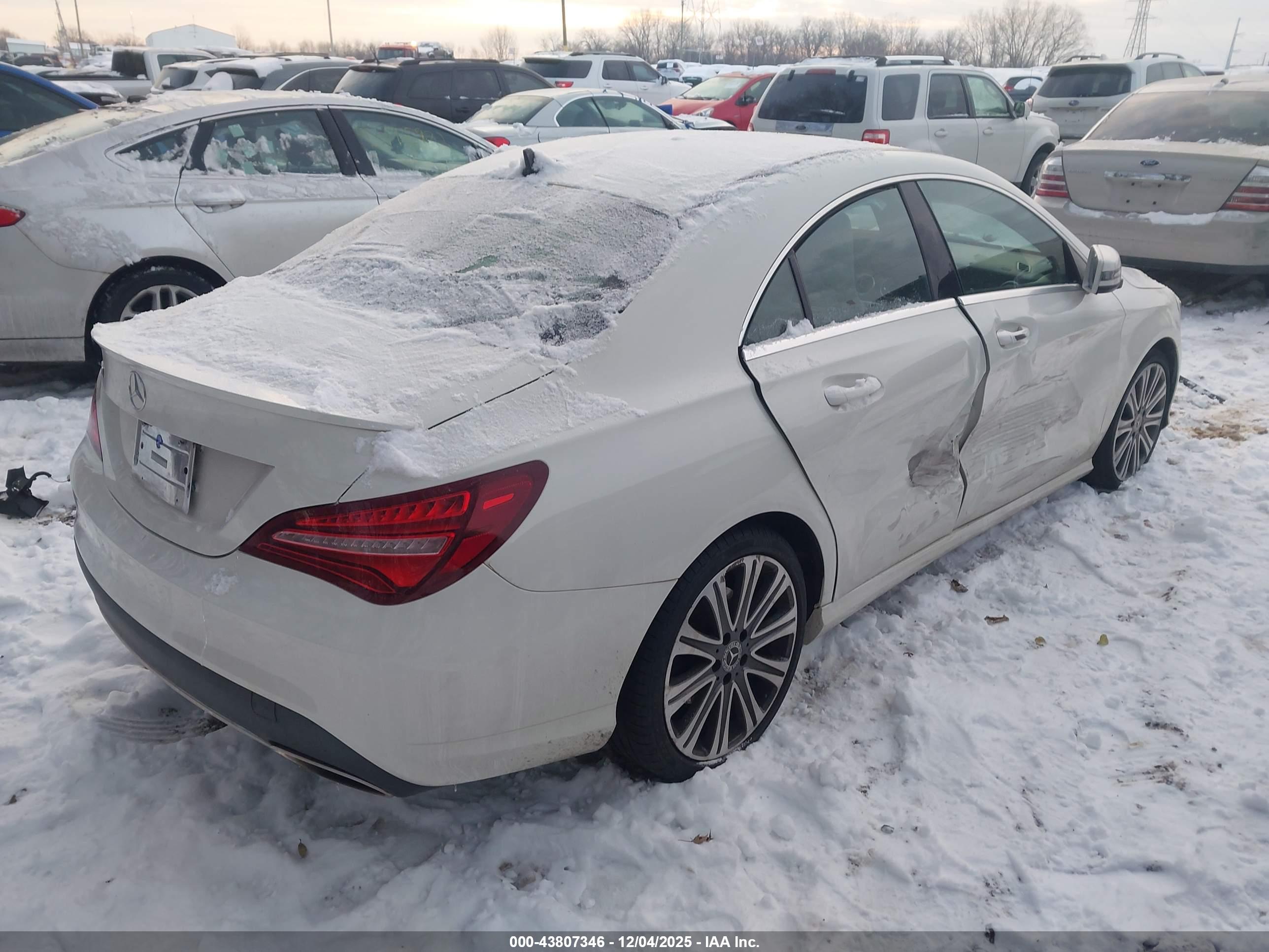 MERCEDES-BENZ CLA image 4