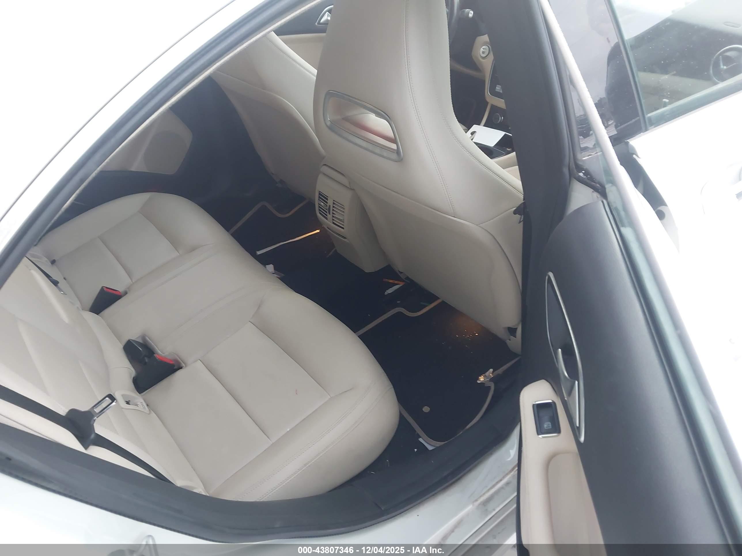 MERCEDES-BENZ CLA image 8