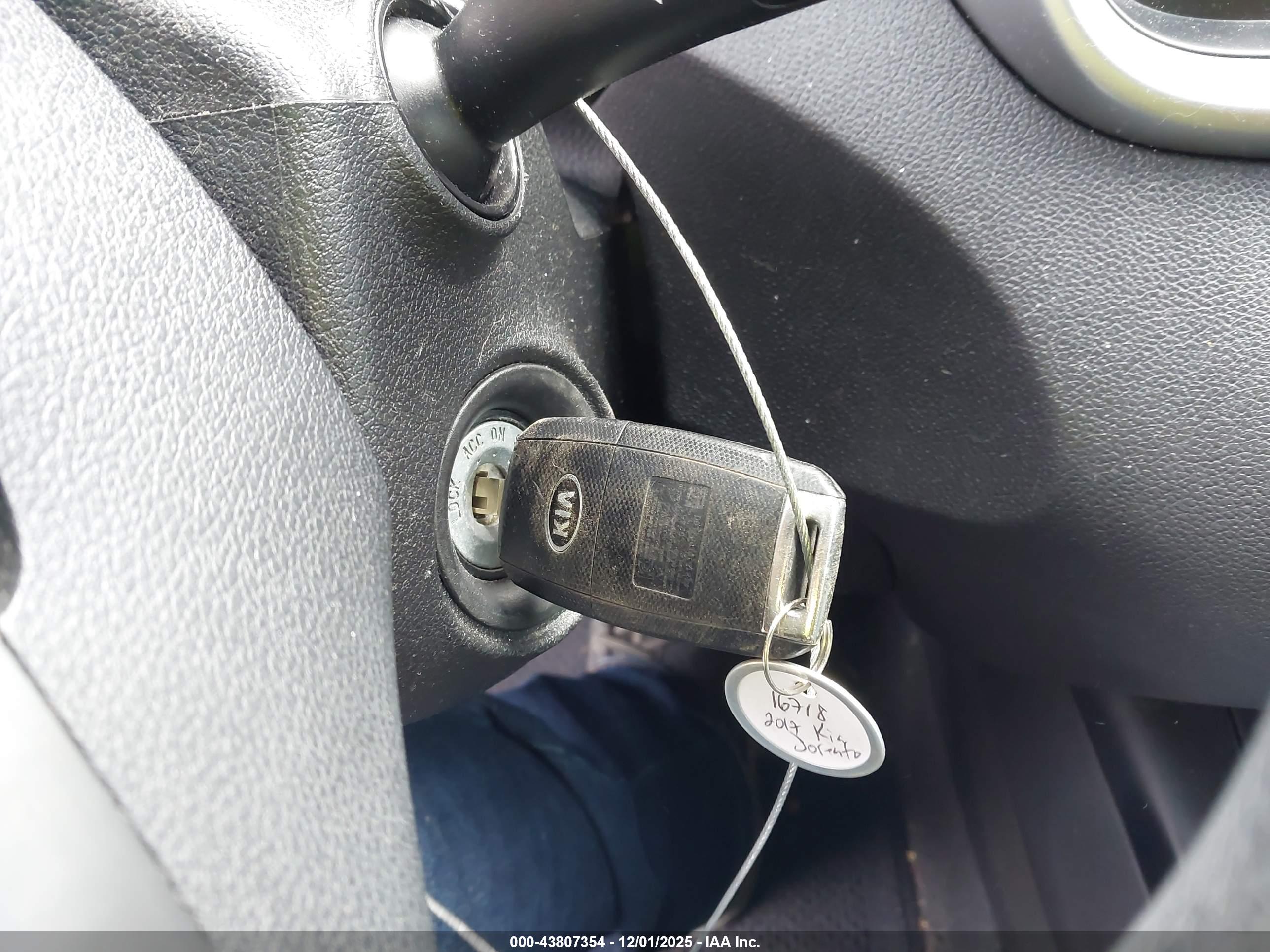 KIA SORENTO image 11