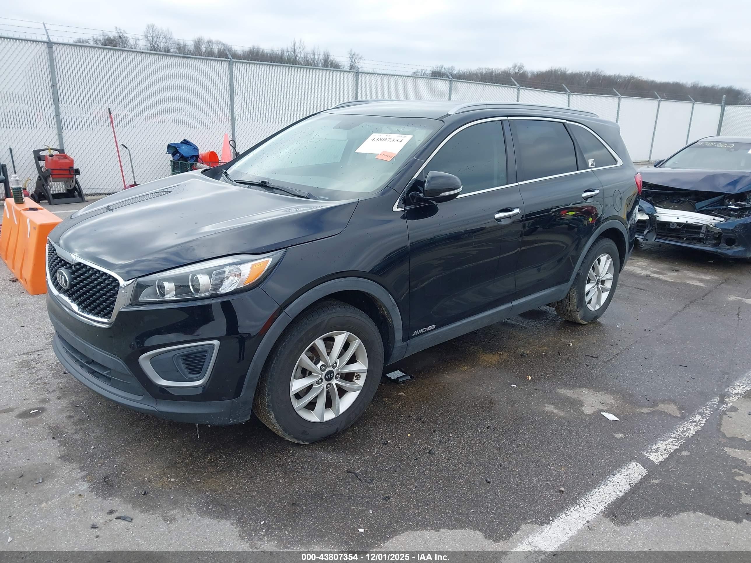 KIA SORENTO image 2