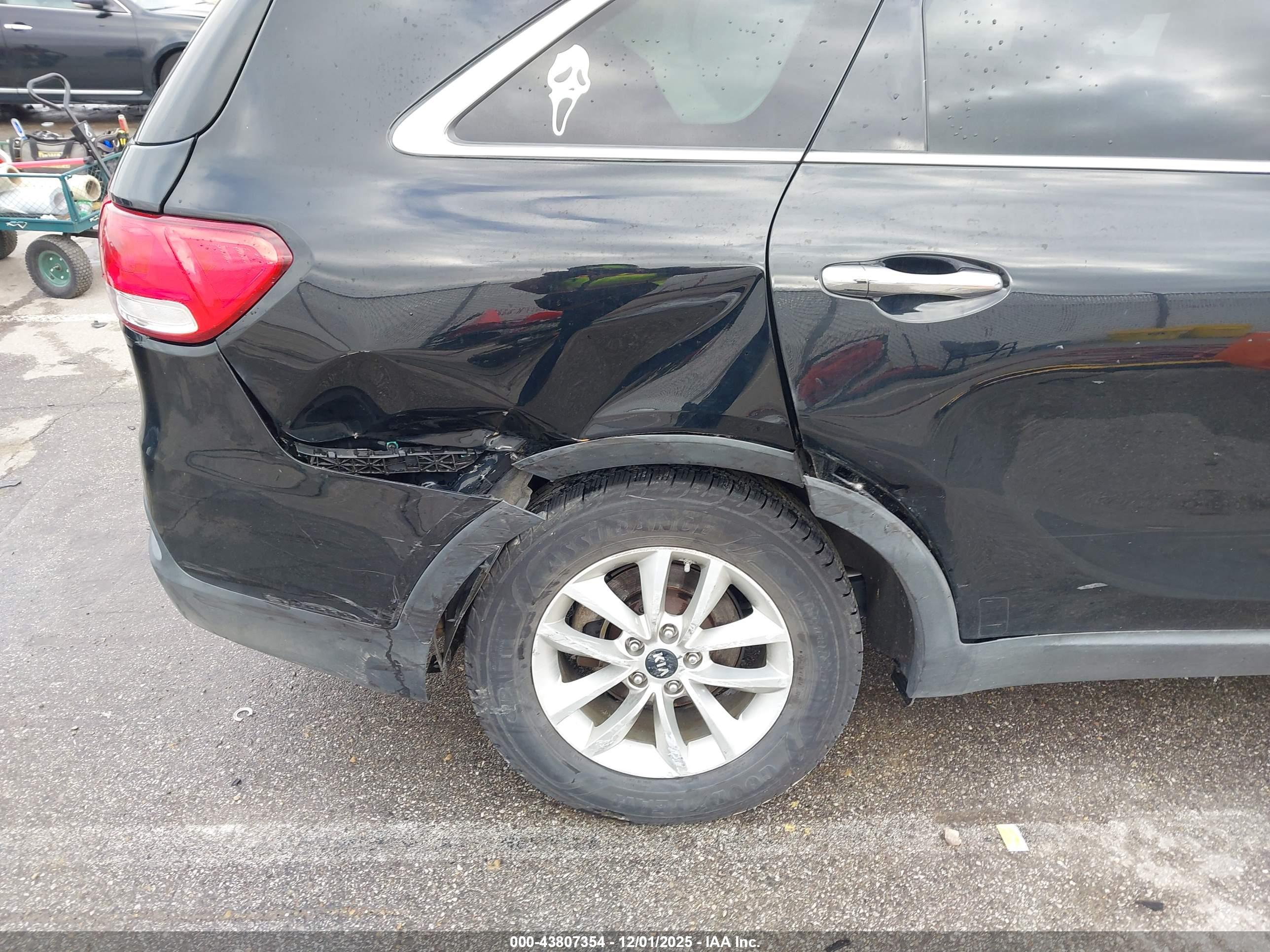 KIA SORENTO image 6