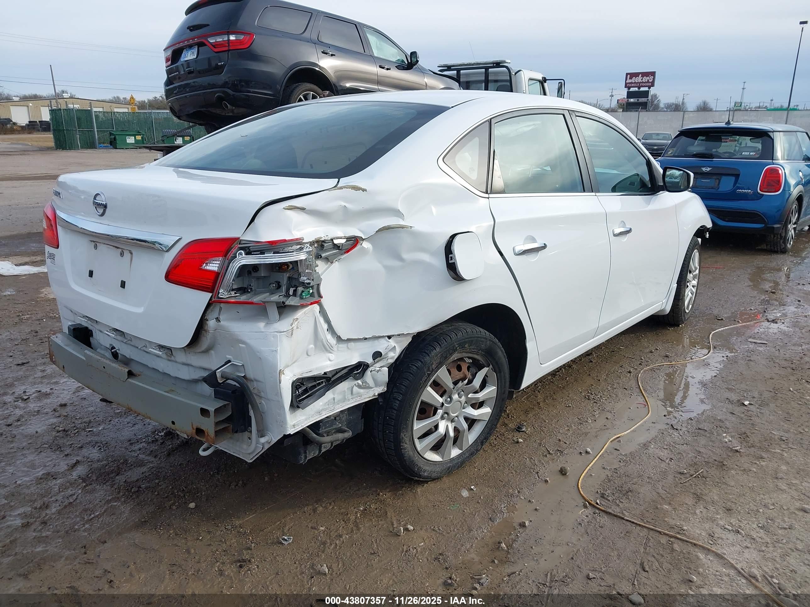 NISSAN SENTRA image 4