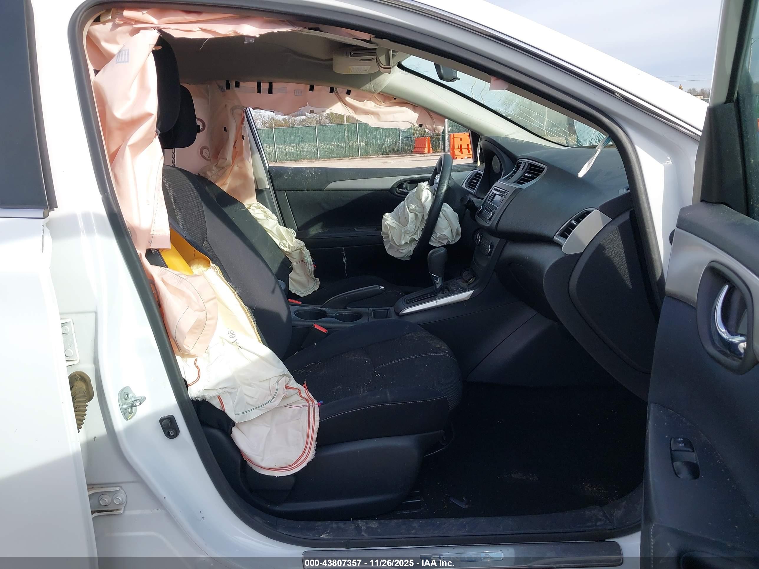 NISSAN SENTRA image 5