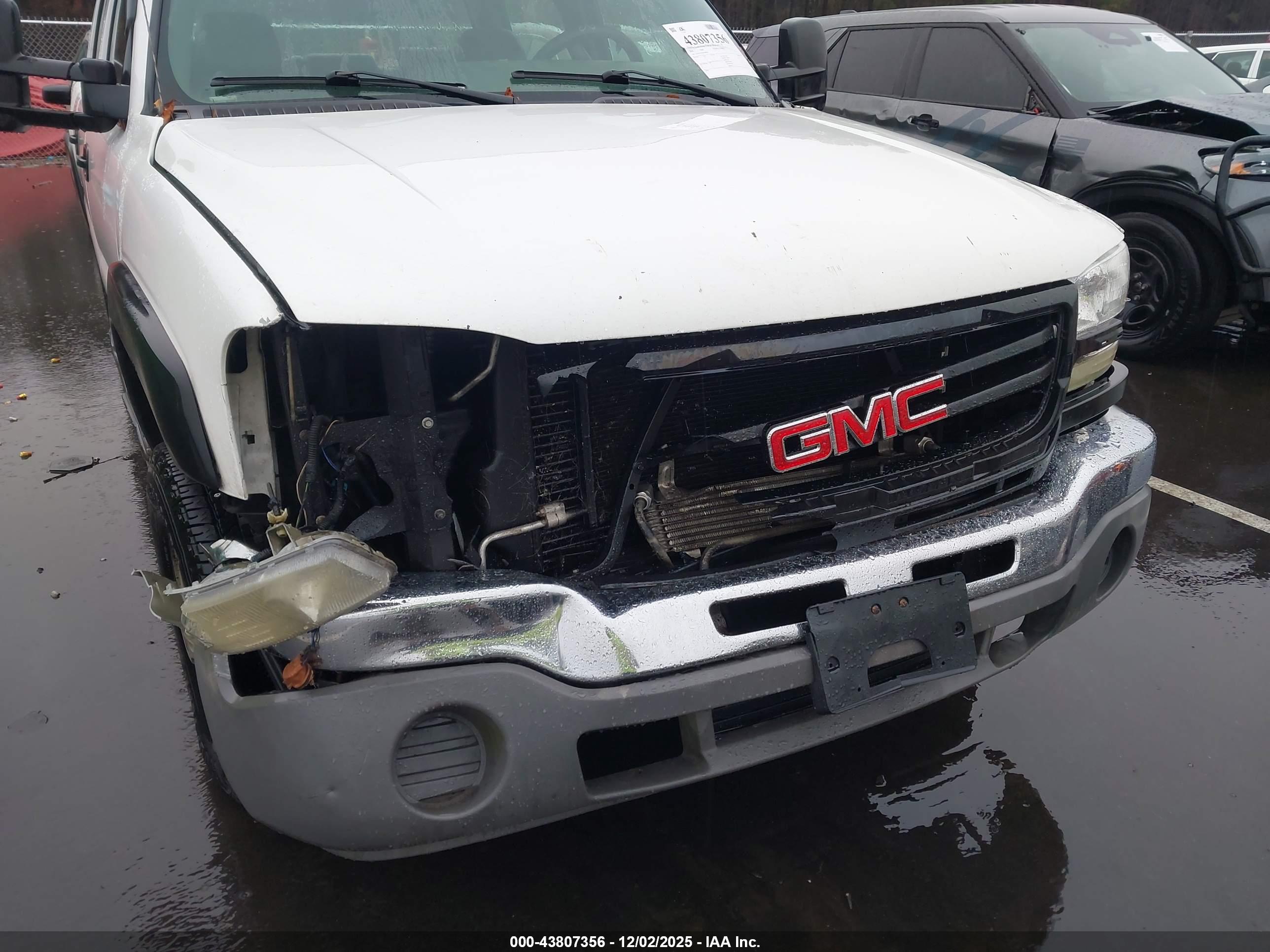 GMC SIERRA image 6