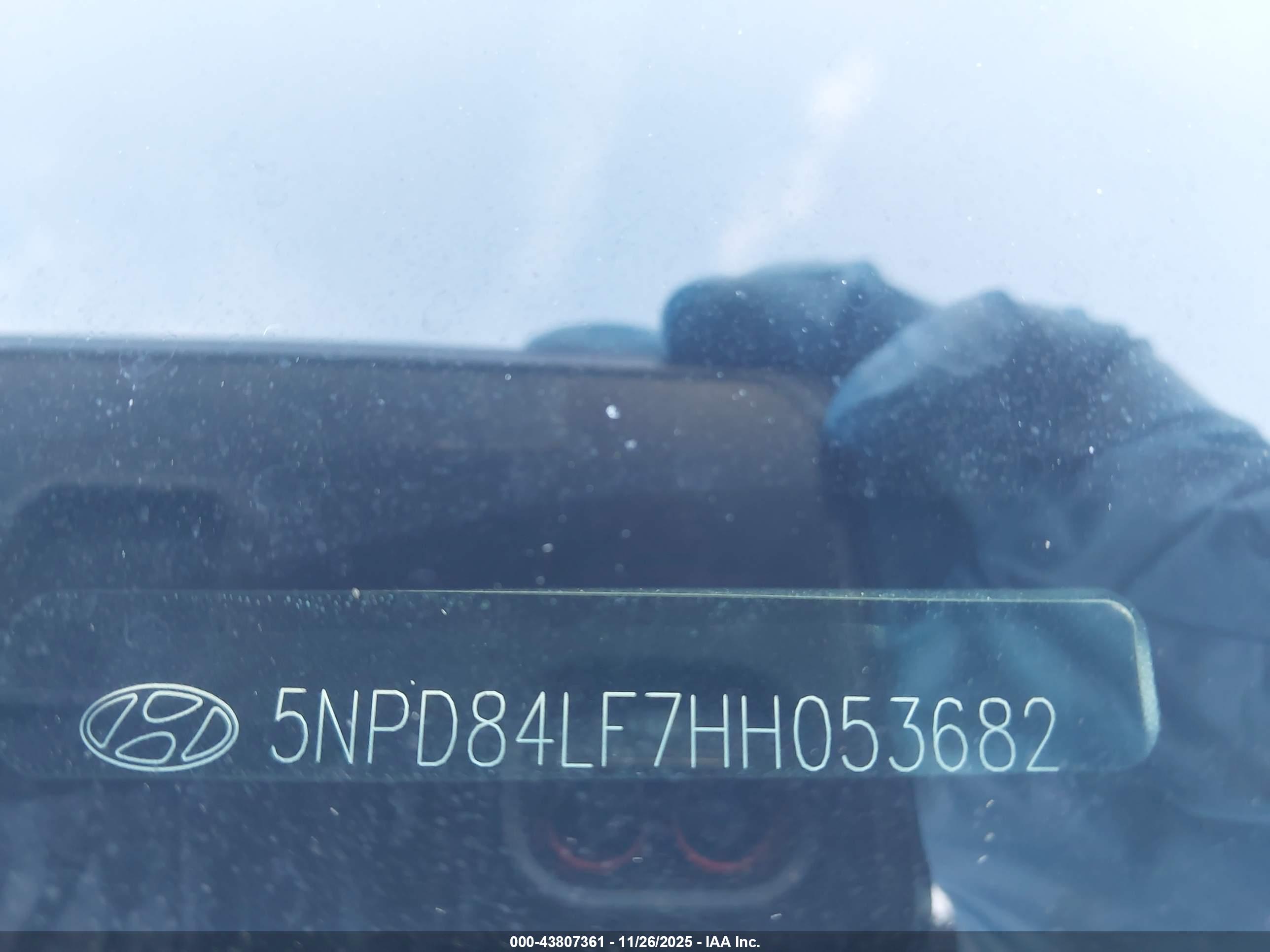 HYUNDAI ELANTRA image 9