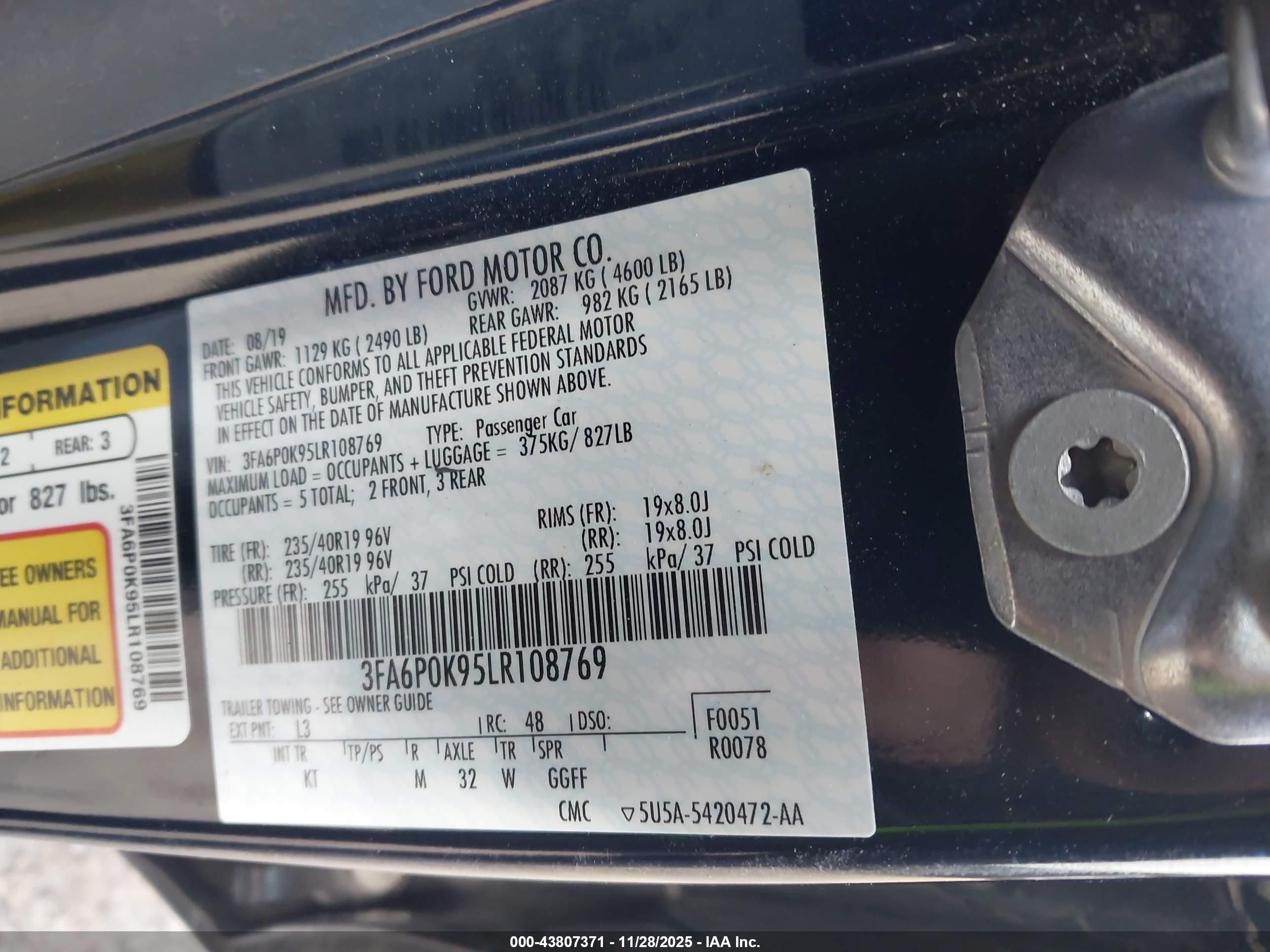 FORD FUSION image 9