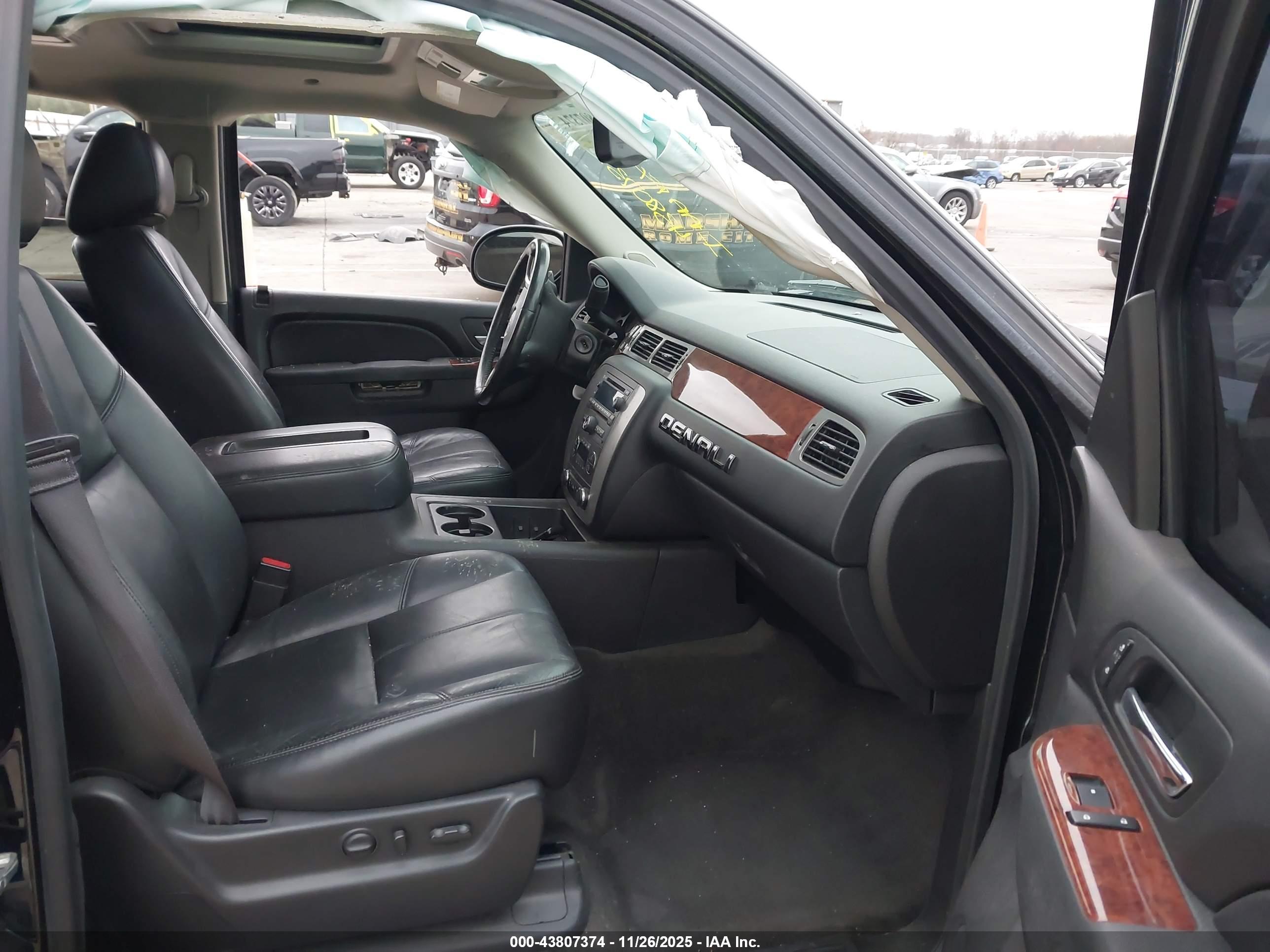 GMC YUKON image 5