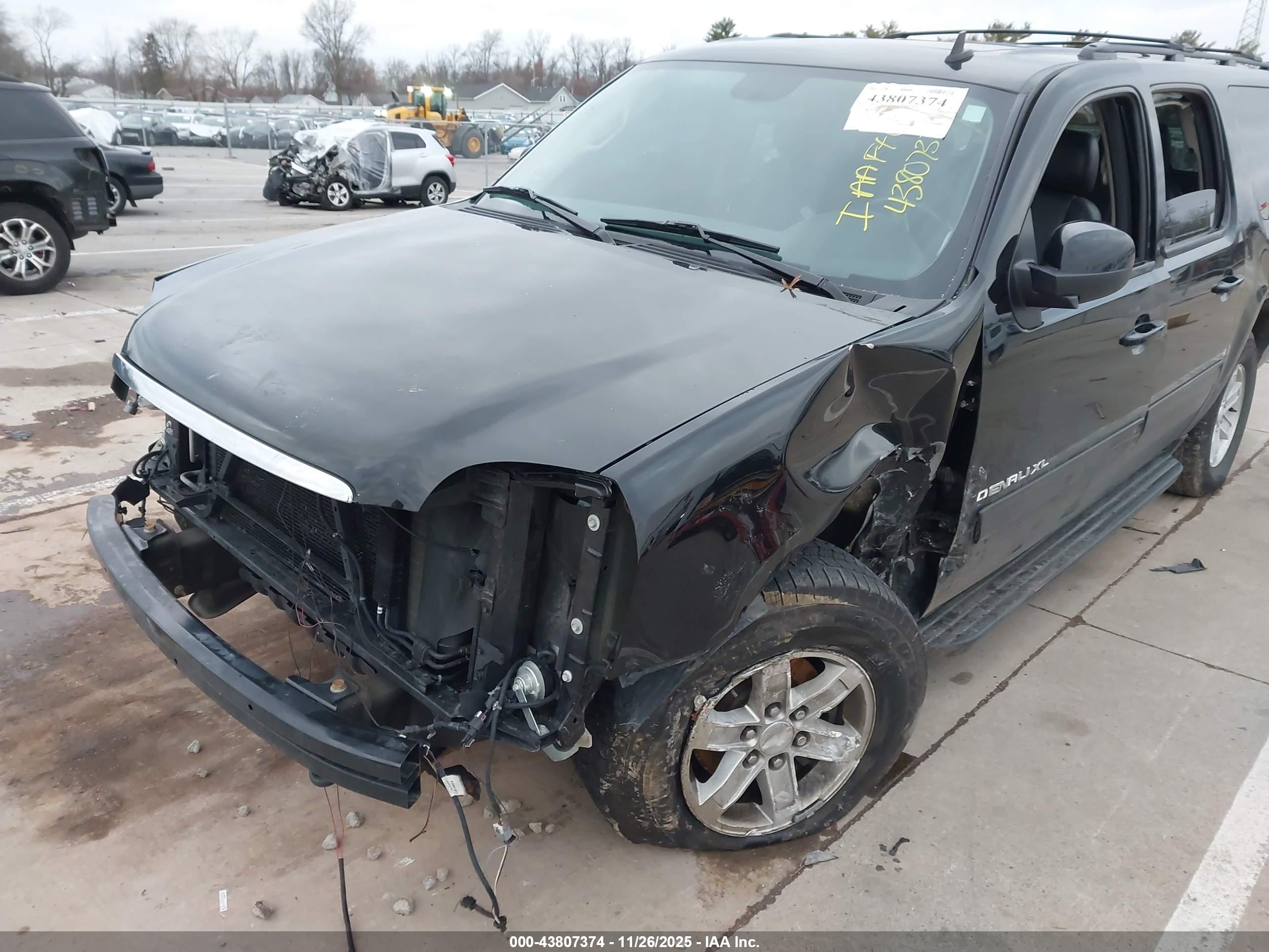 GMC YUKON image 6