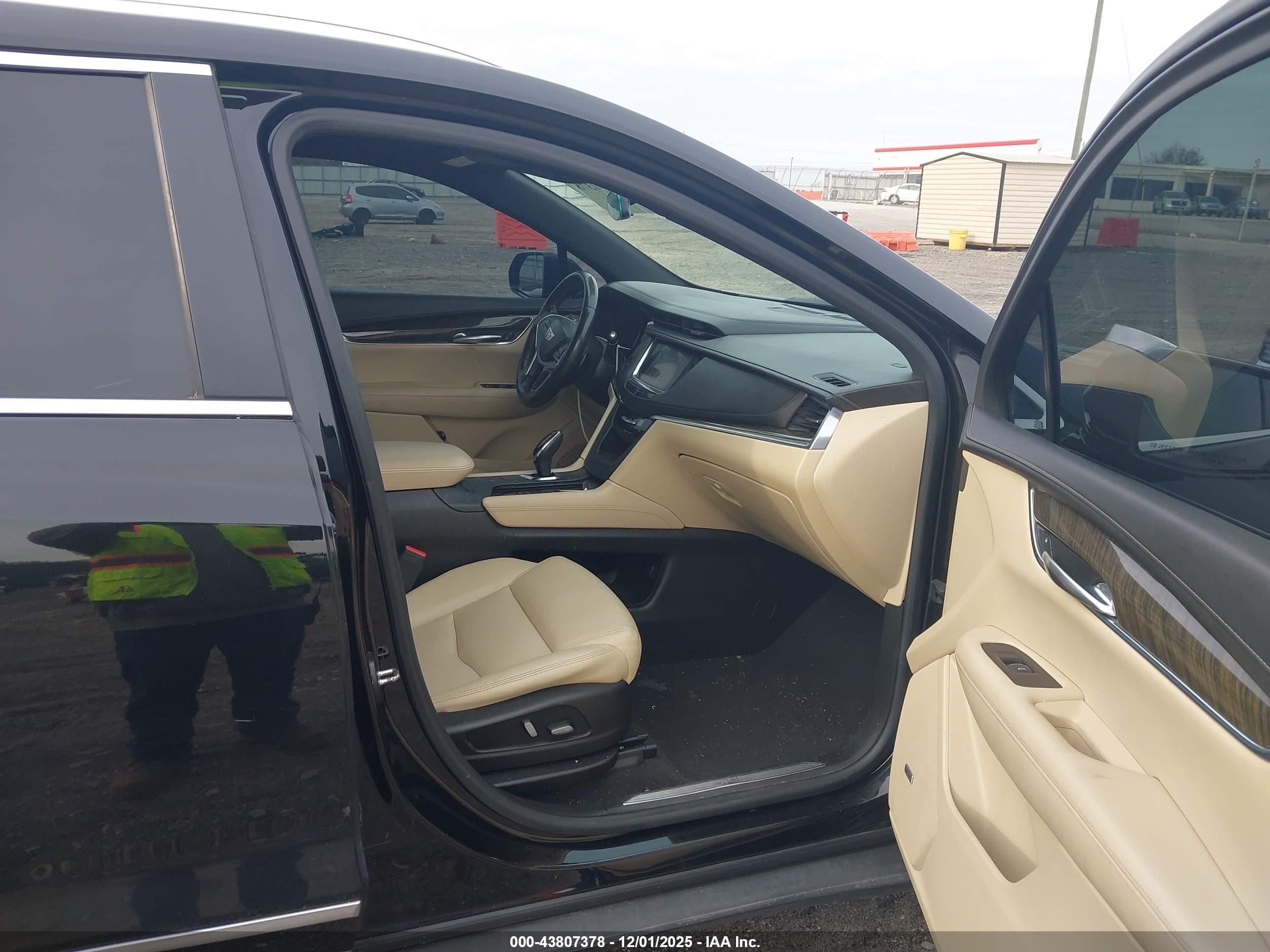 CADILLAC XT5 image 5