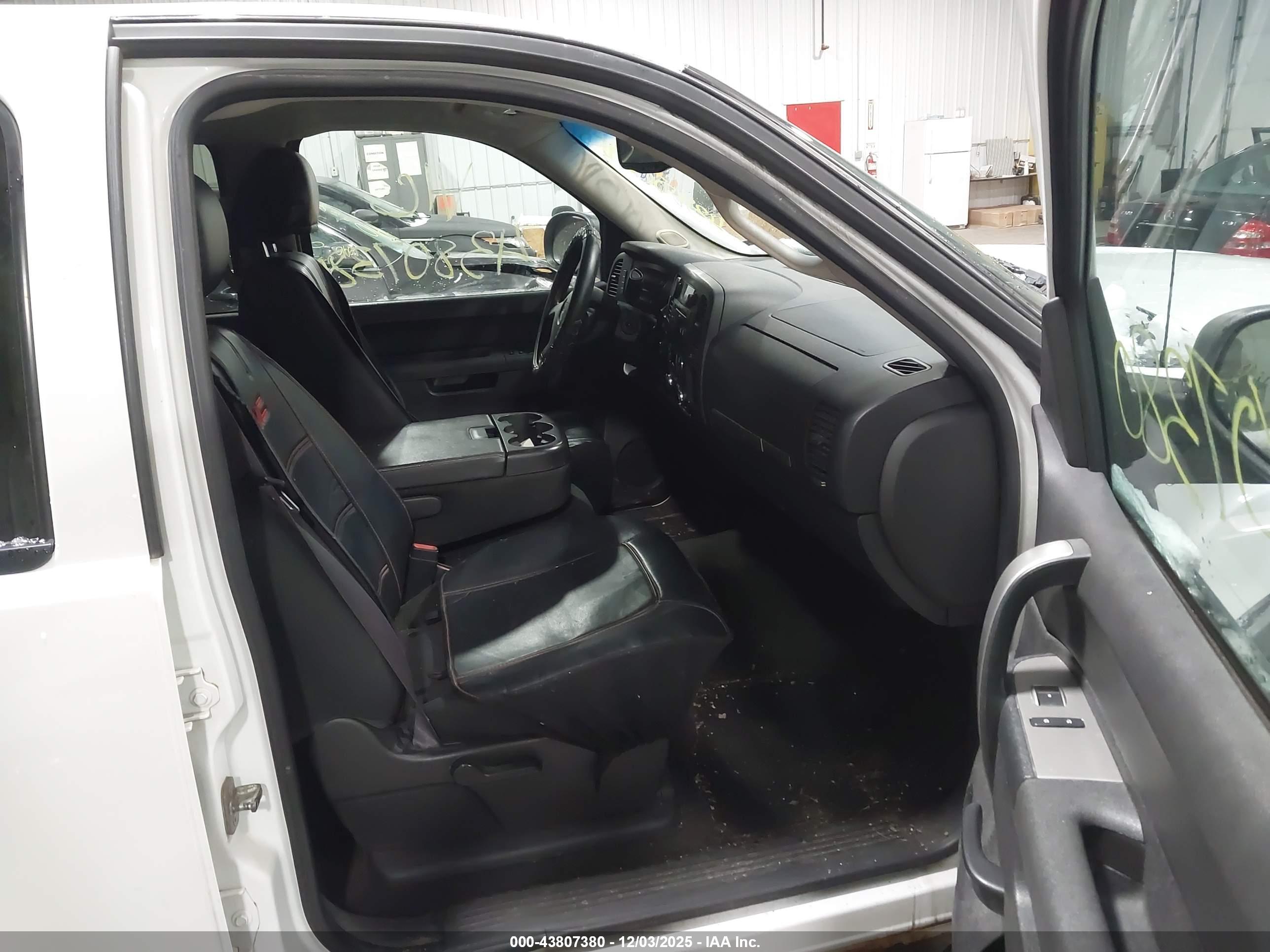 GMC SIERRA image 5