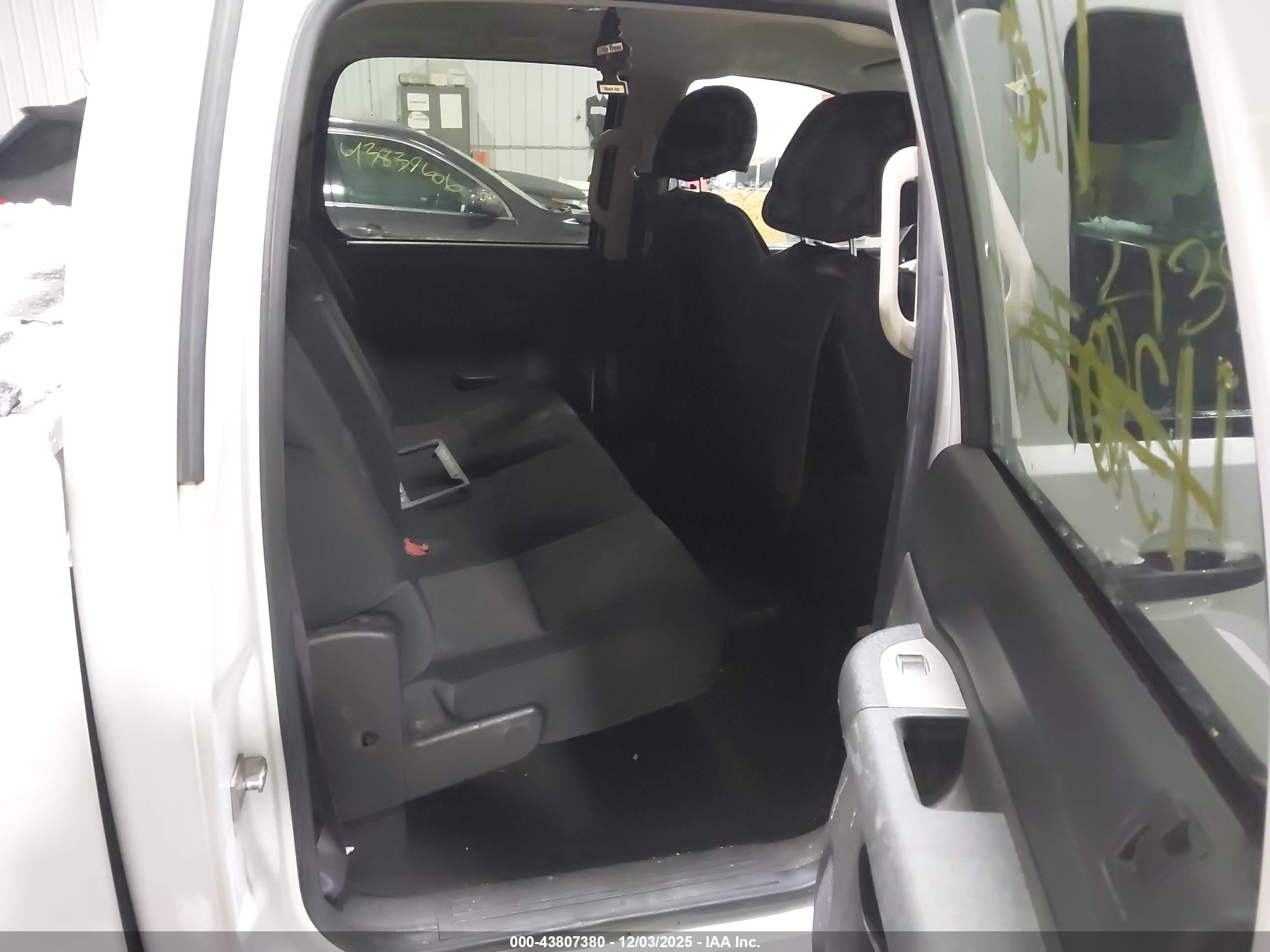 GMC SIERRA image 8