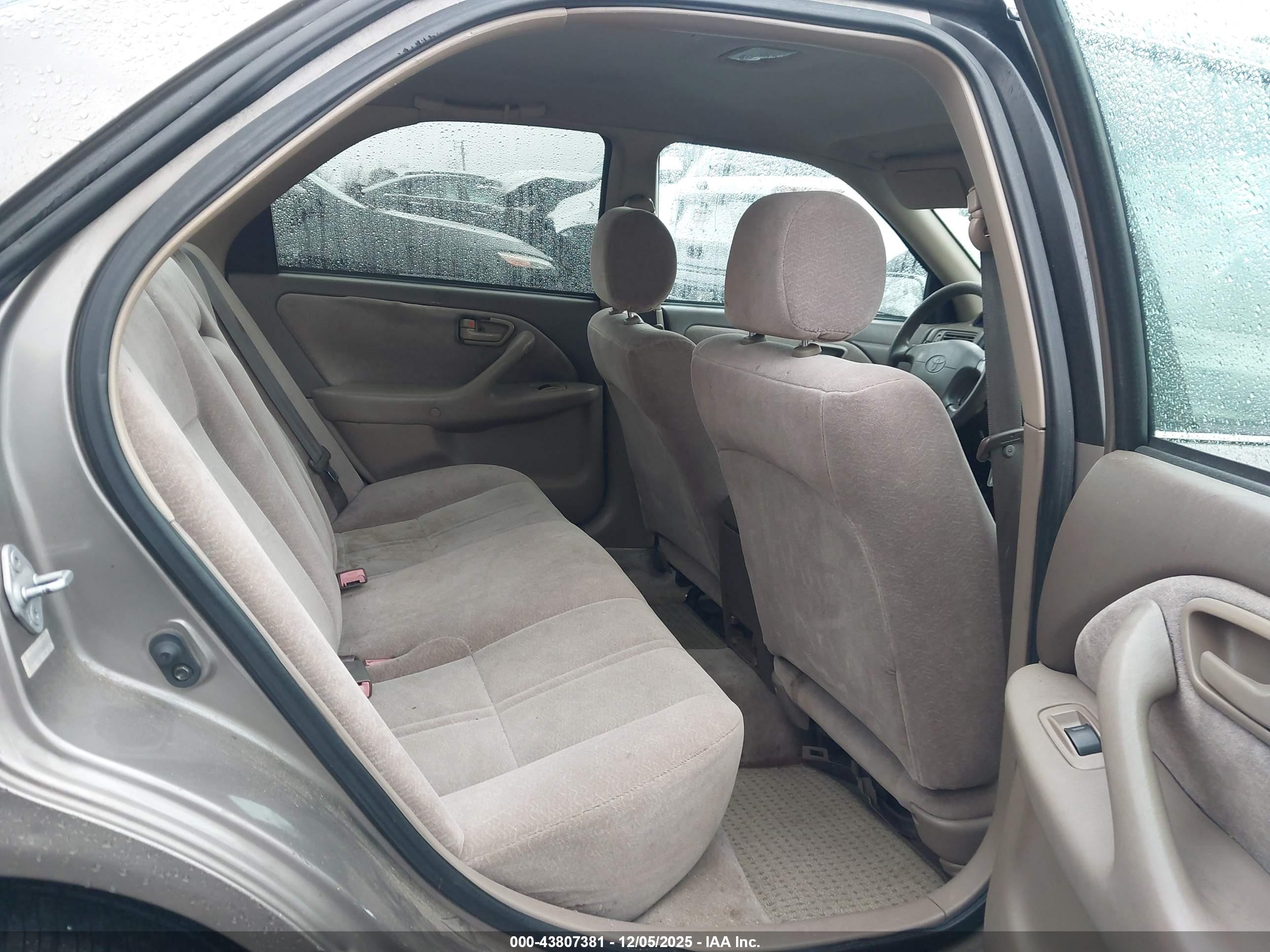 TOYOTA CAMRY image 8