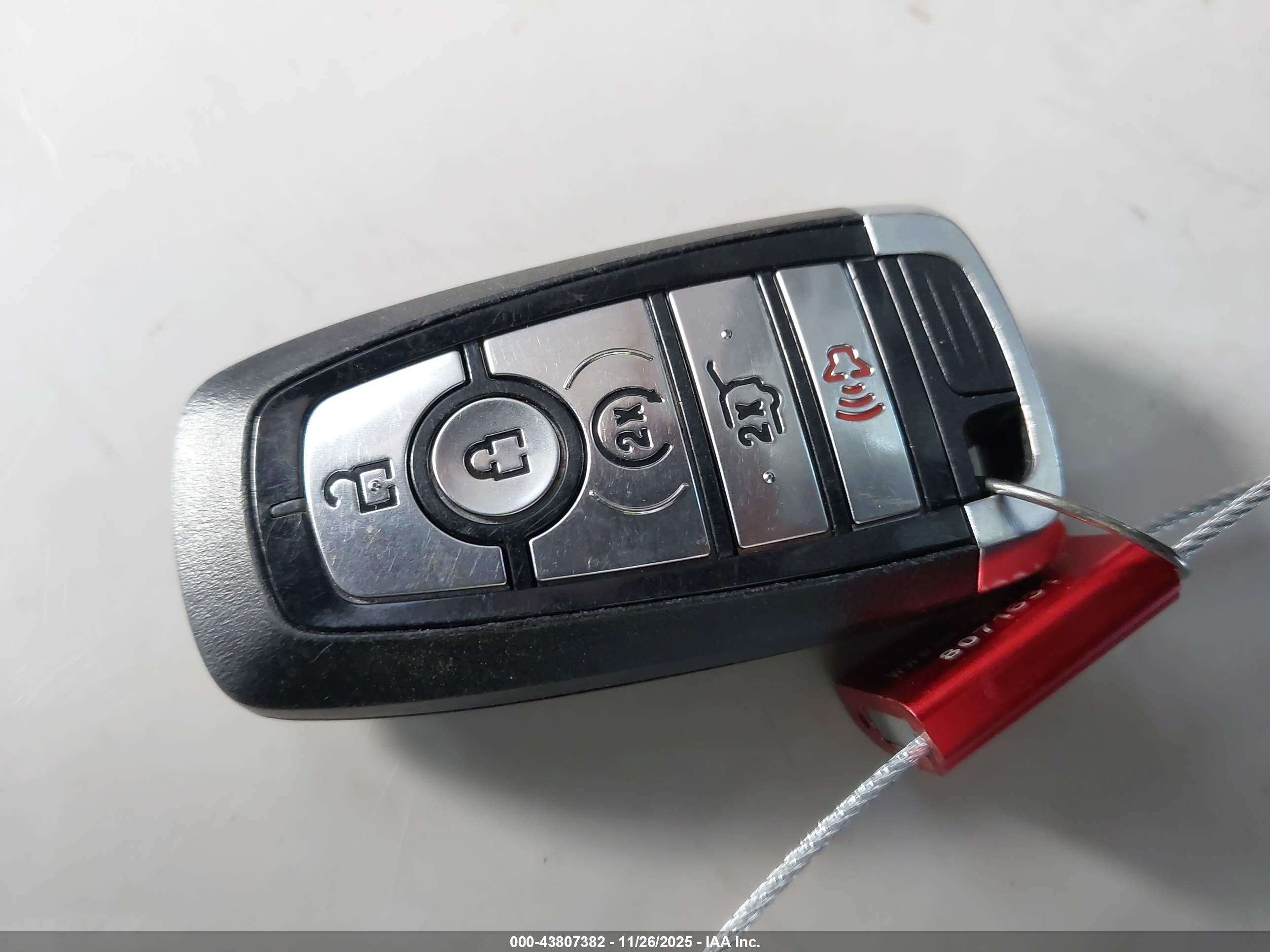 FORD EXPLORER image 11