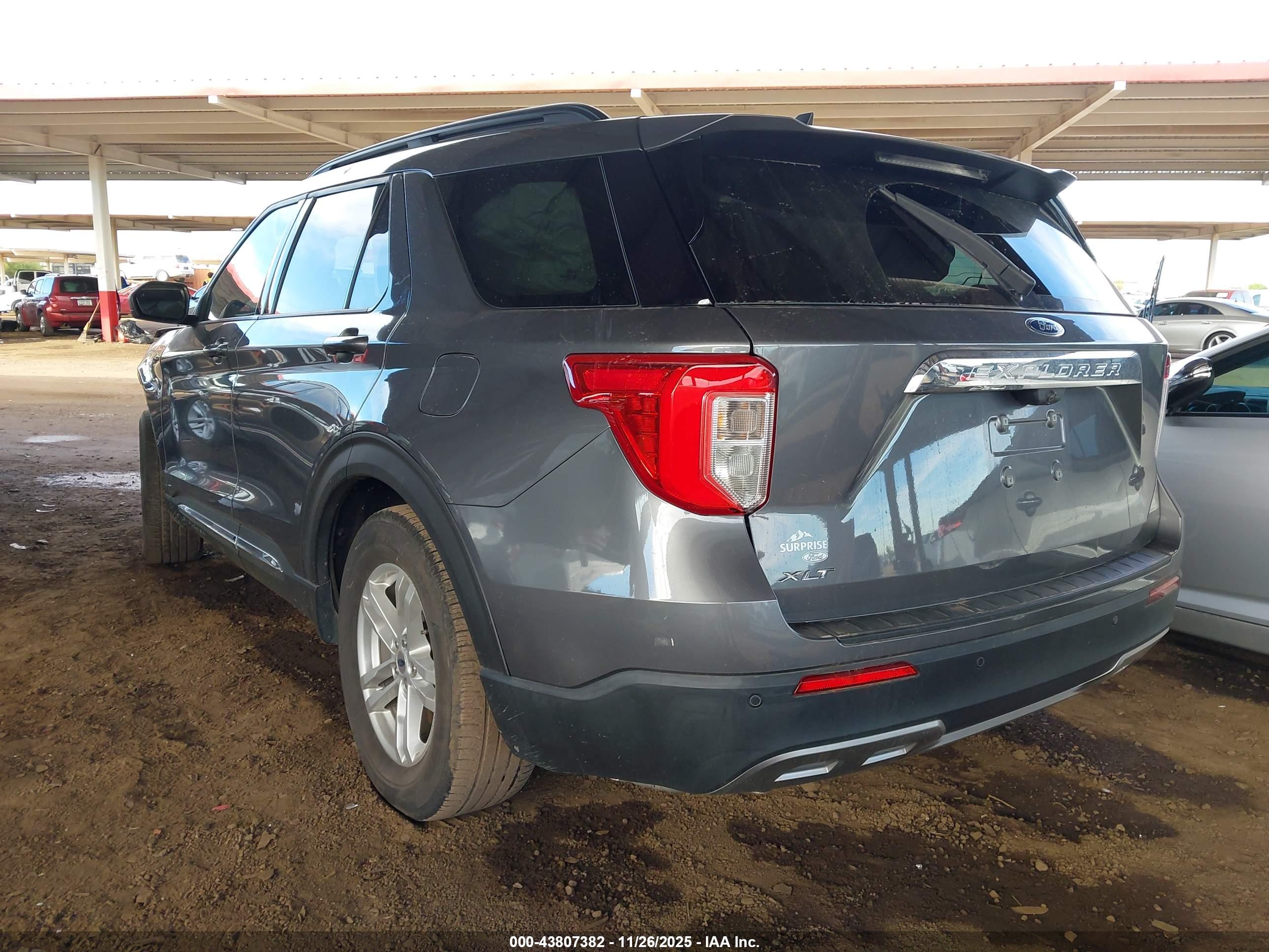 FORD EXPLORER image 3