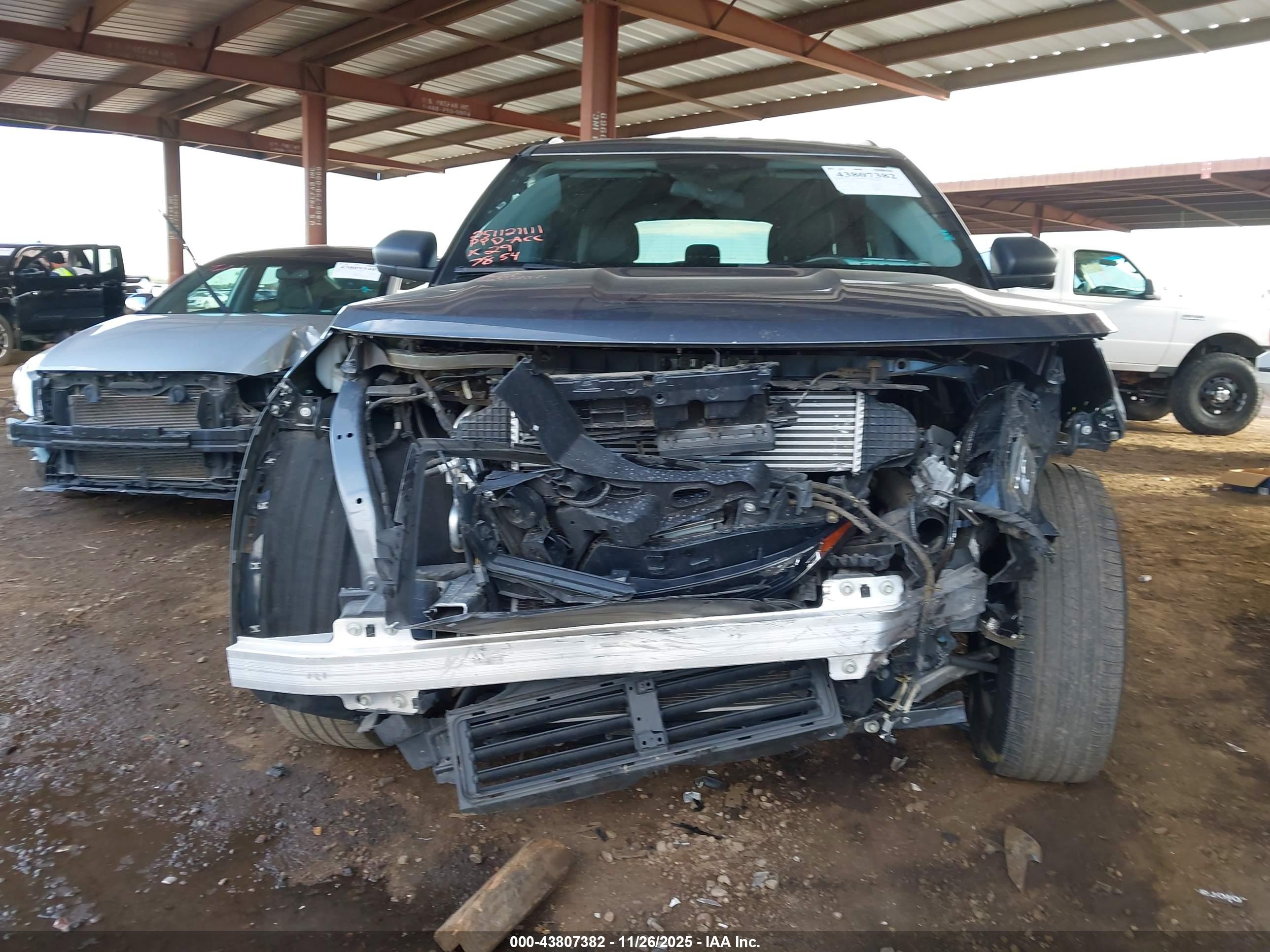 FORD EXPLORER image 6