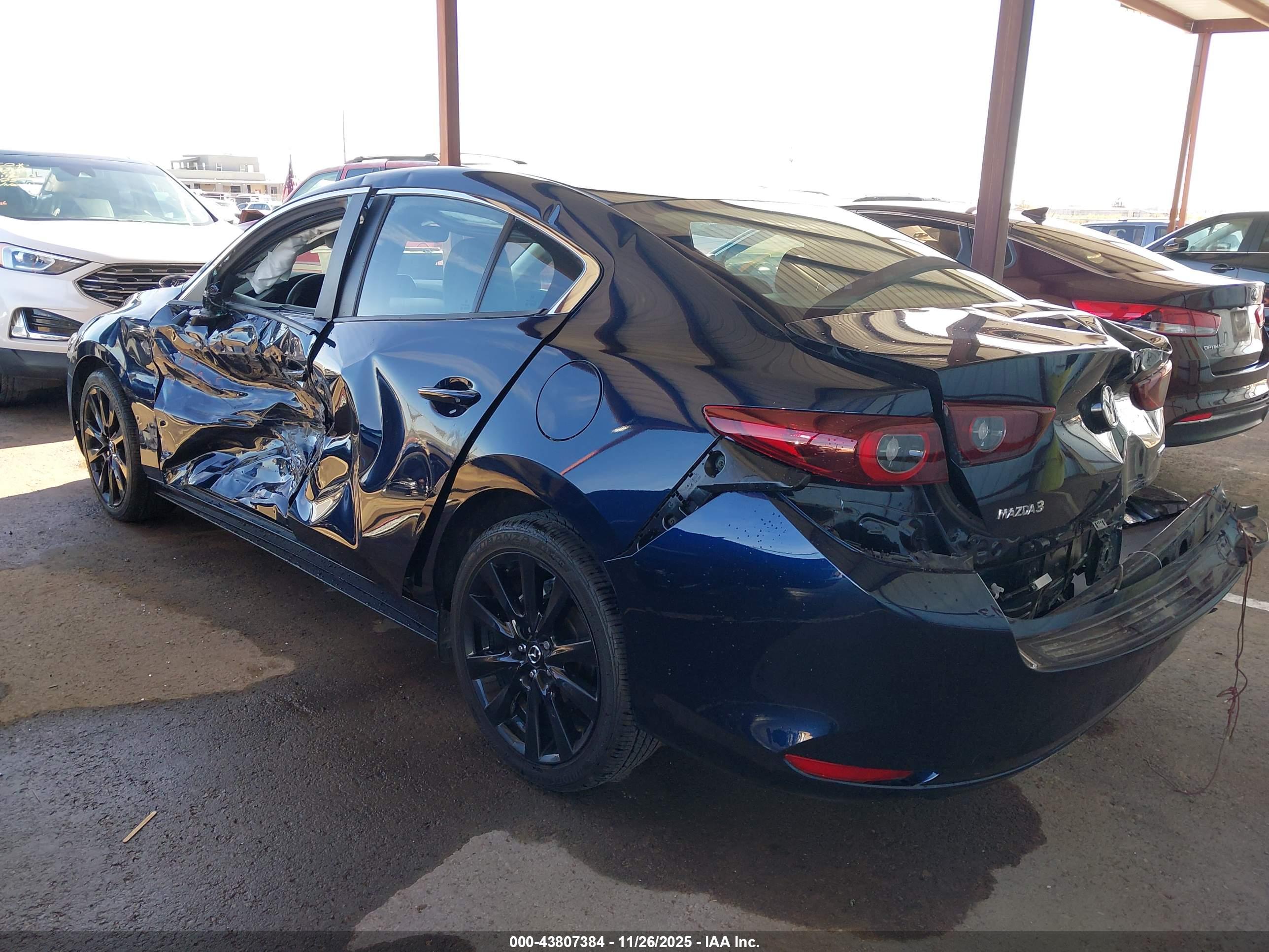 MAZDA MAZDA3 image 3