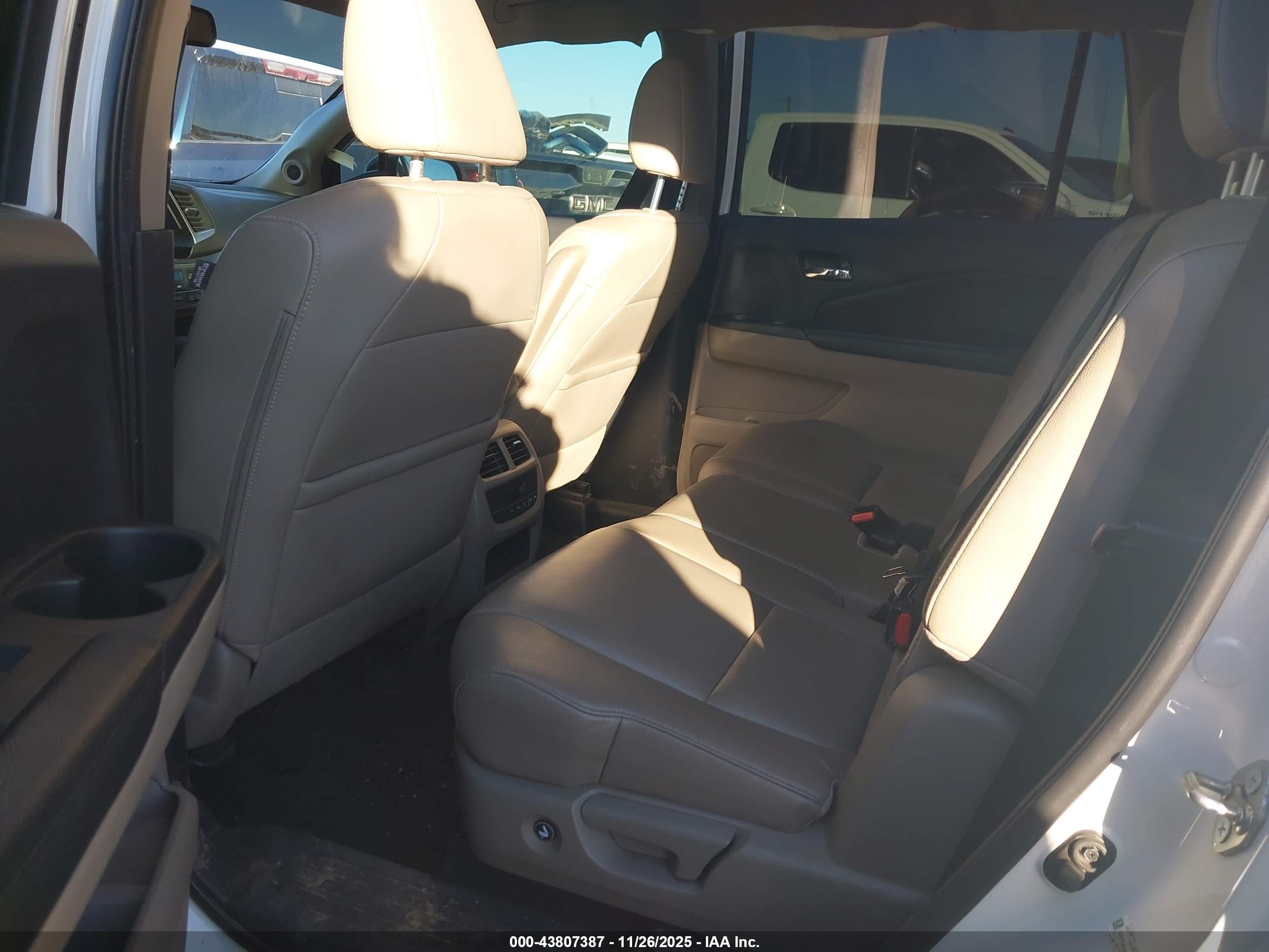 HONDA PILOT image 8