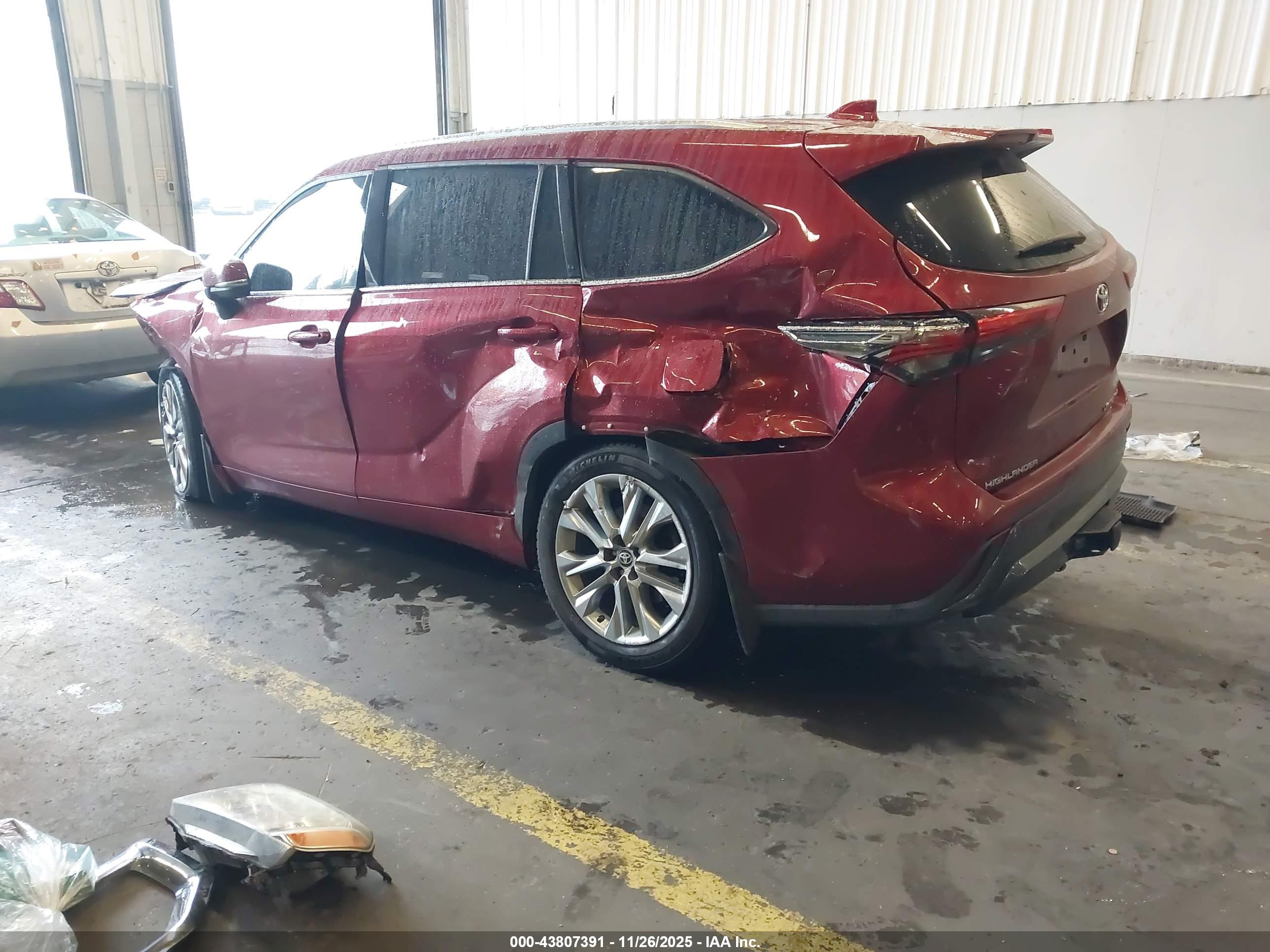 TOYOTA HIGHLANDER image 3