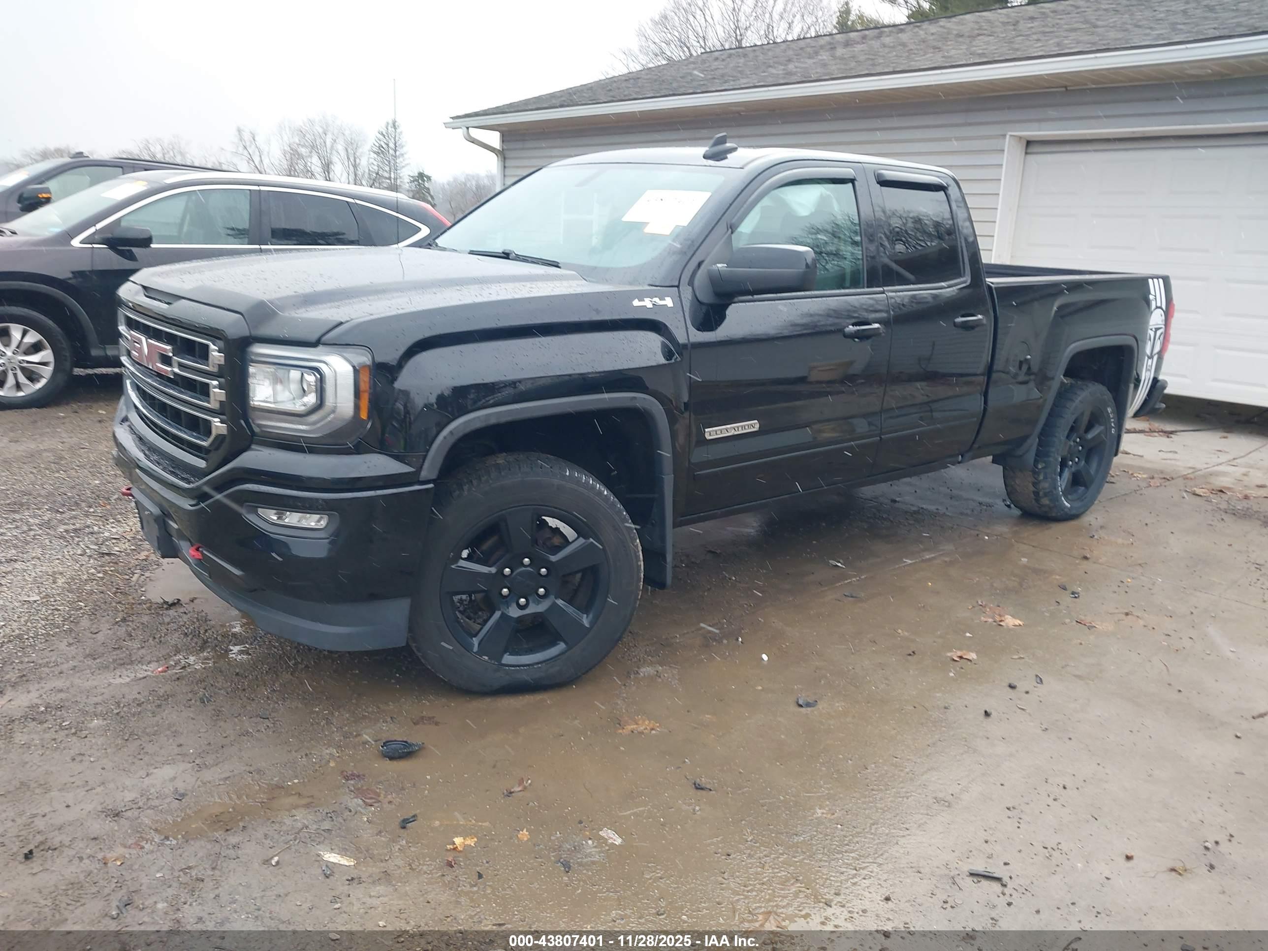 GMC SIERRA image 2