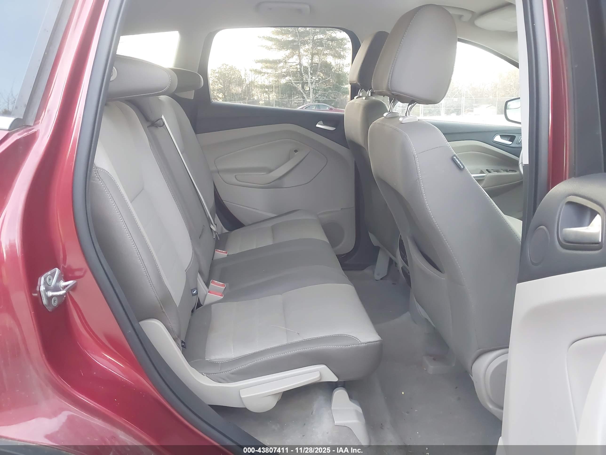 FORD ESCAPE image 8